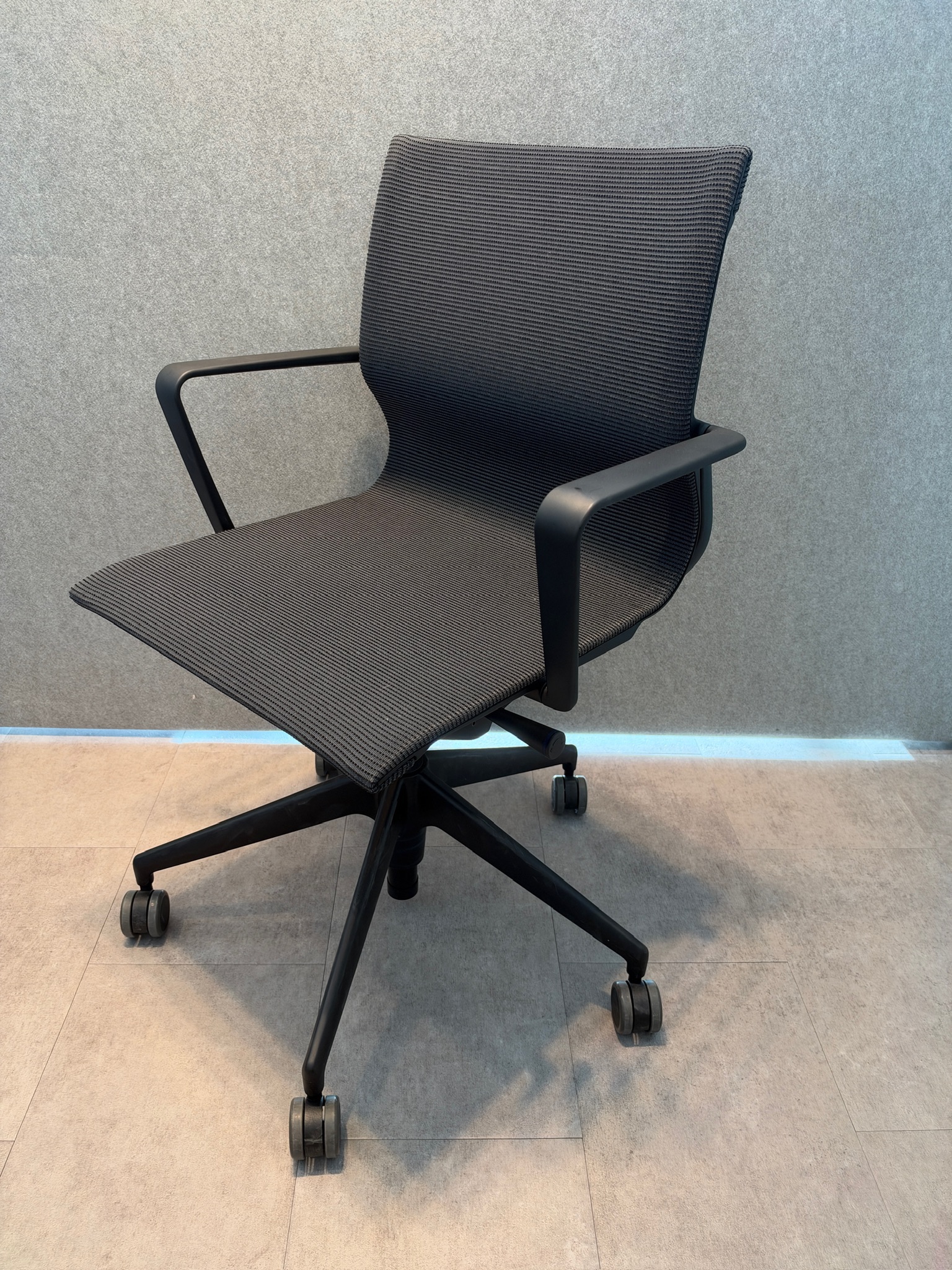 Vitra fundarstóll 2
