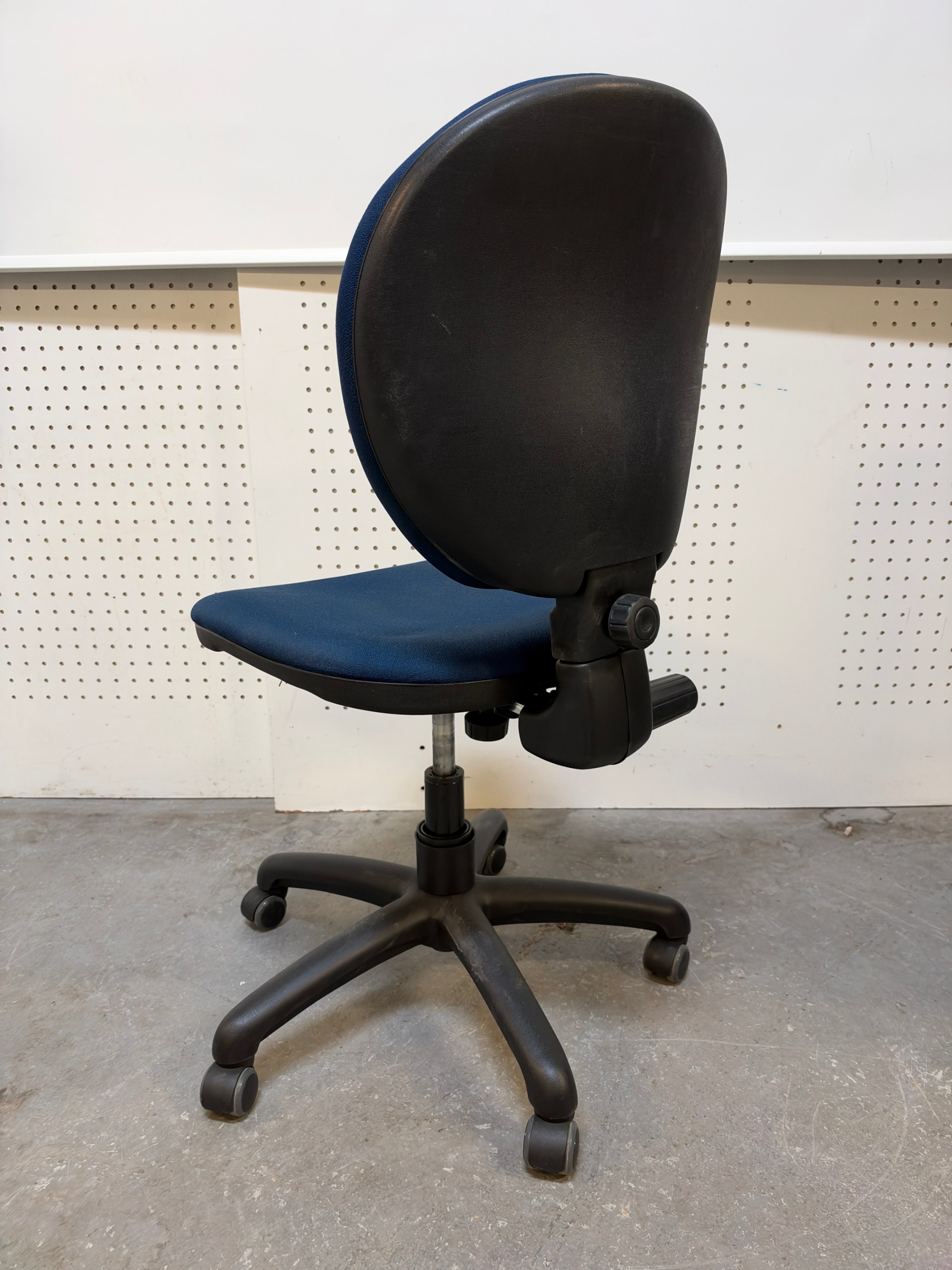 Á. Guðmundsson skrifborðsstóll 3