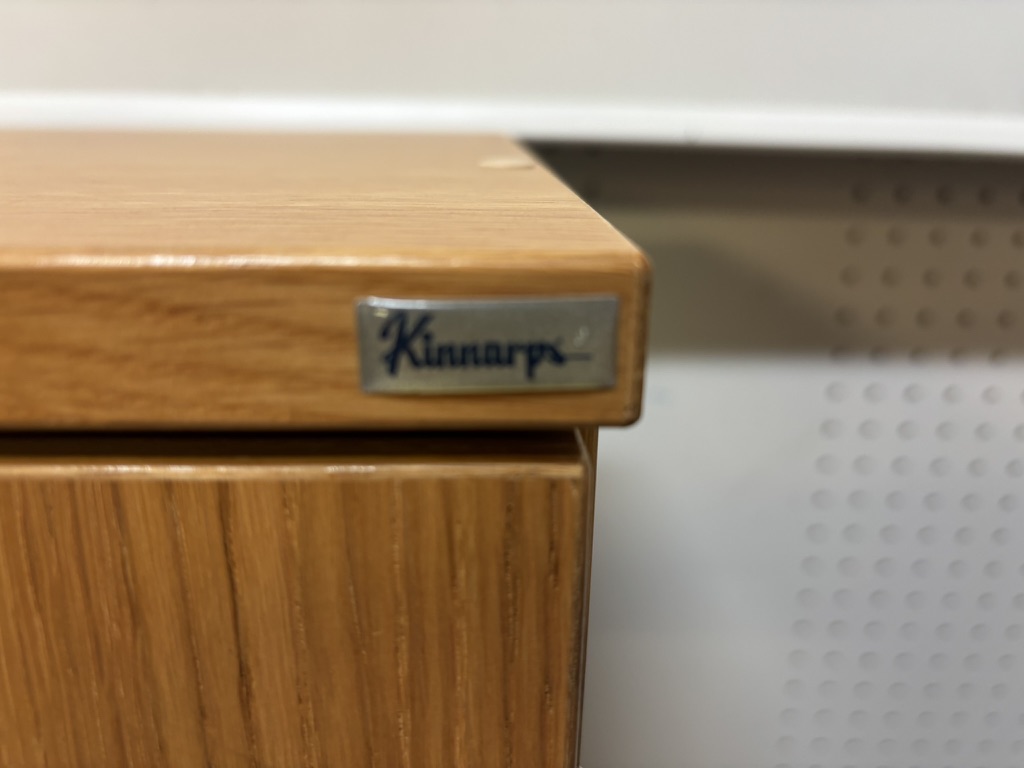 Kinnarps skrifstofuskápur 4