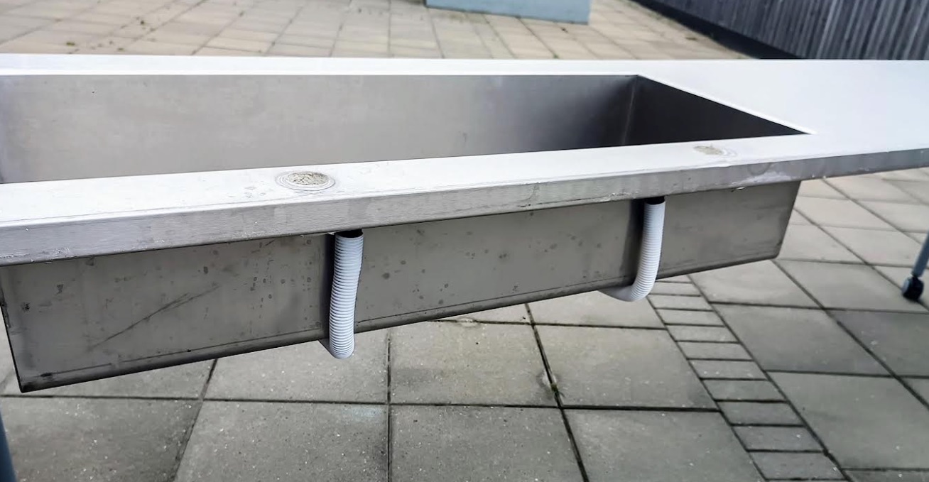 Stálborð án fóta m/vaski f. 2 blöndunartæki 3