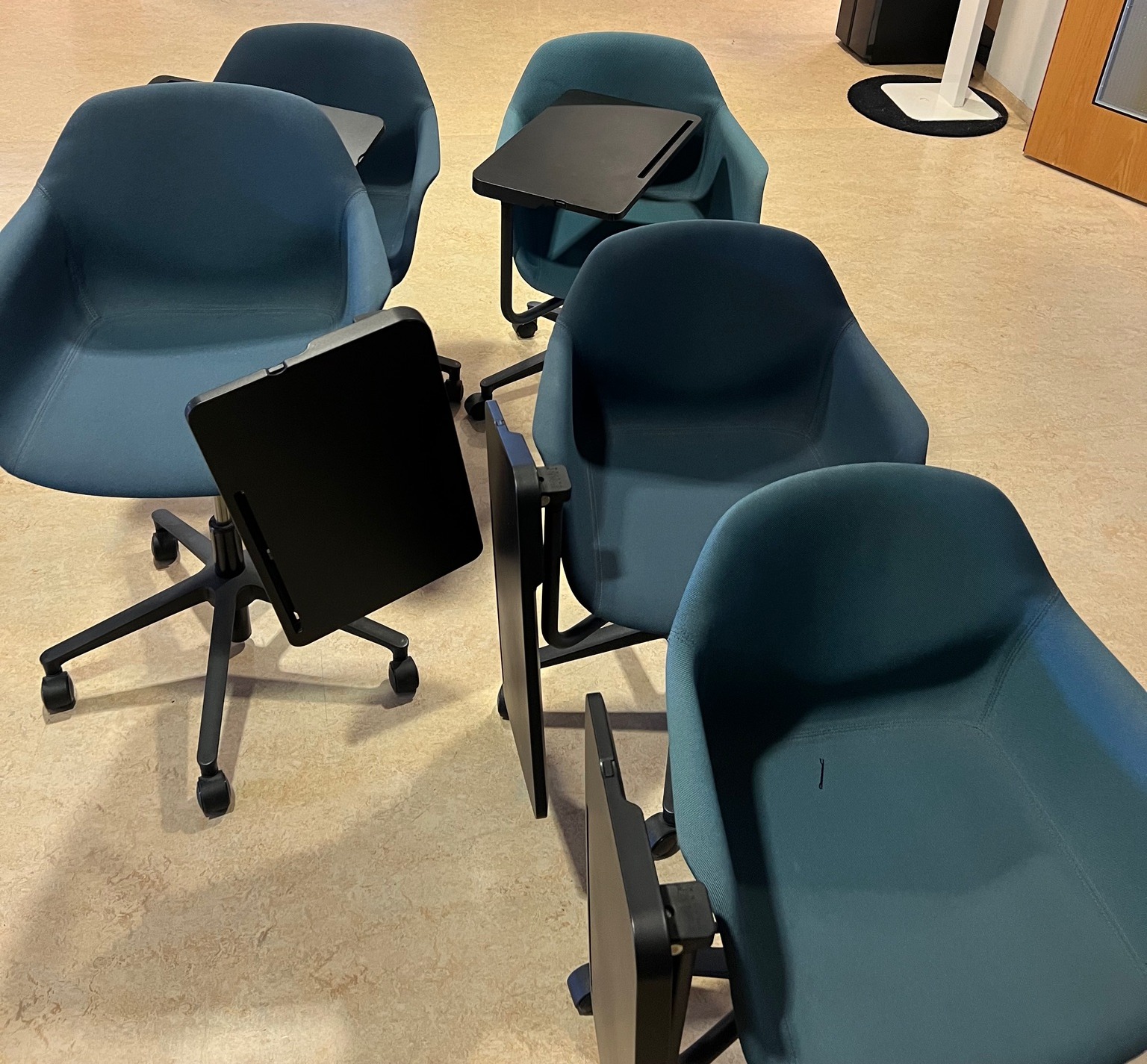 FourDesign stóll m/felliborði 5
