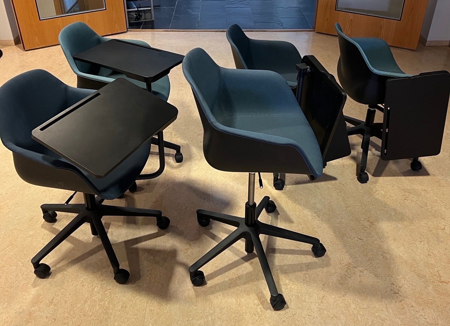FourDesign stóll m/felliborði 6