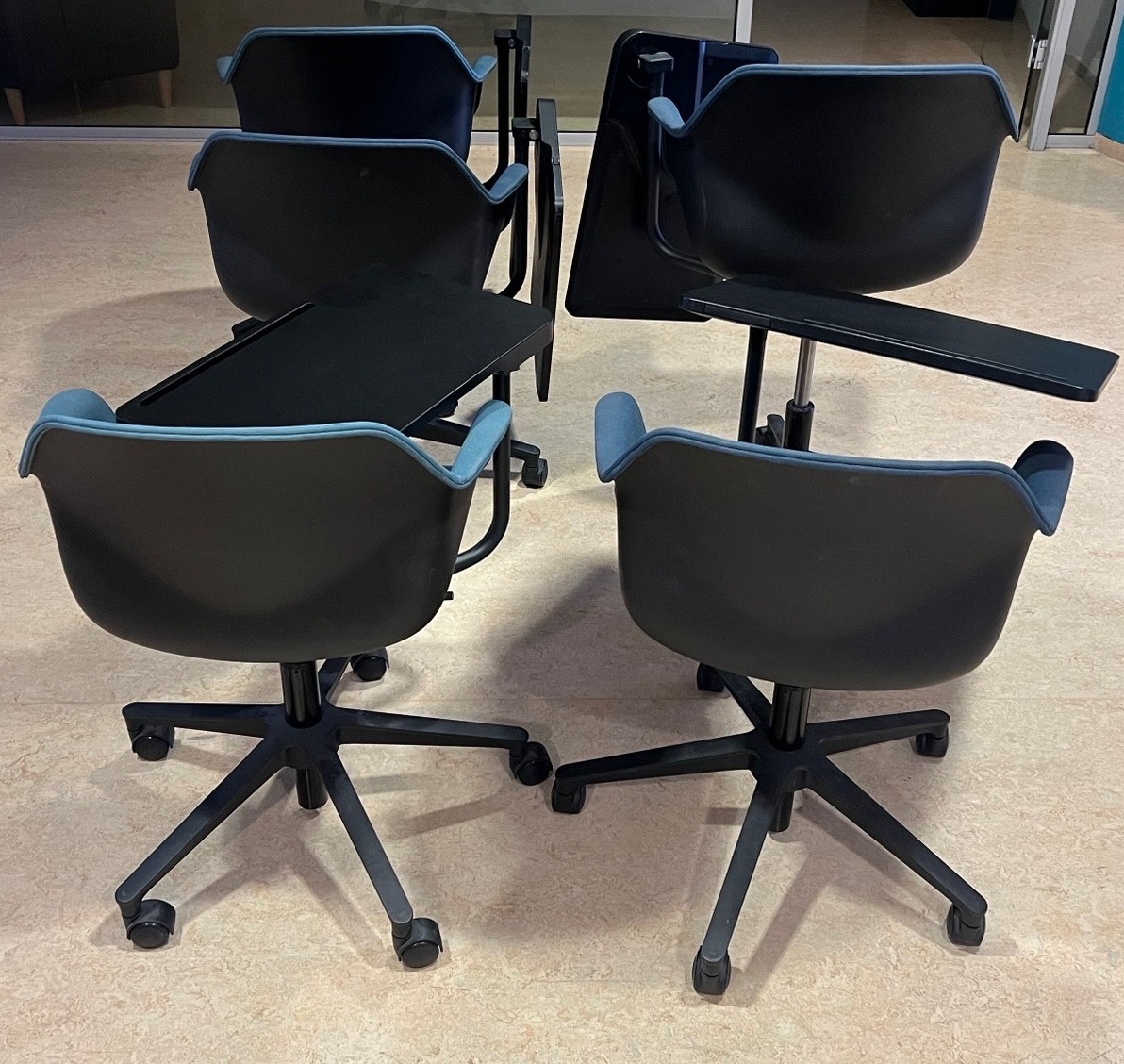 FourDesign stóll m/felliborði 7