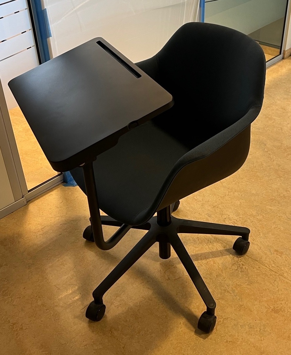 FourDesign stóll m/felliborði 8