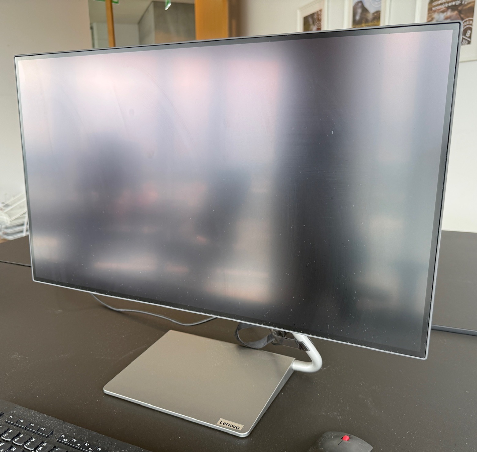 Lenovo dökkuskjár 2