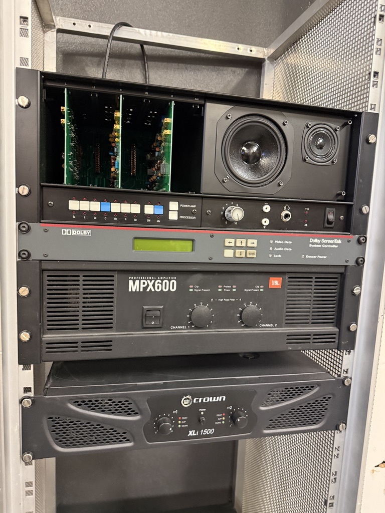 JBL, Crown og Dolby hljóðkerfi 2