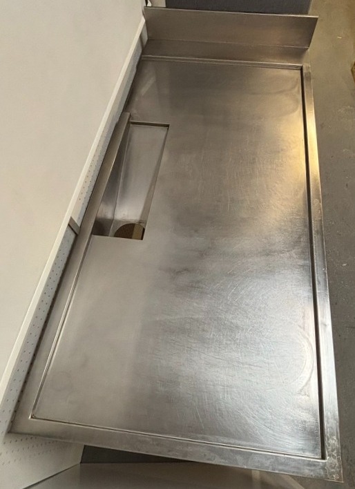 Ryðfrítt preppborð m/kanti og niðurfalli 2