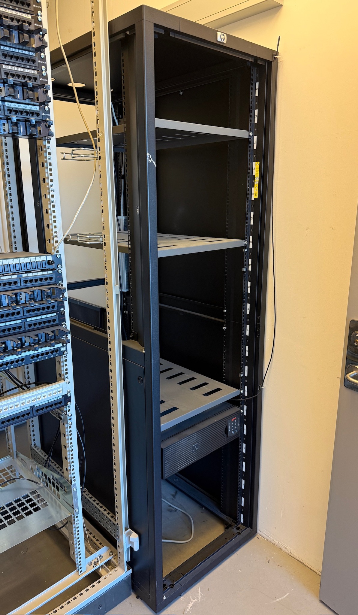 HP serverskápur 2