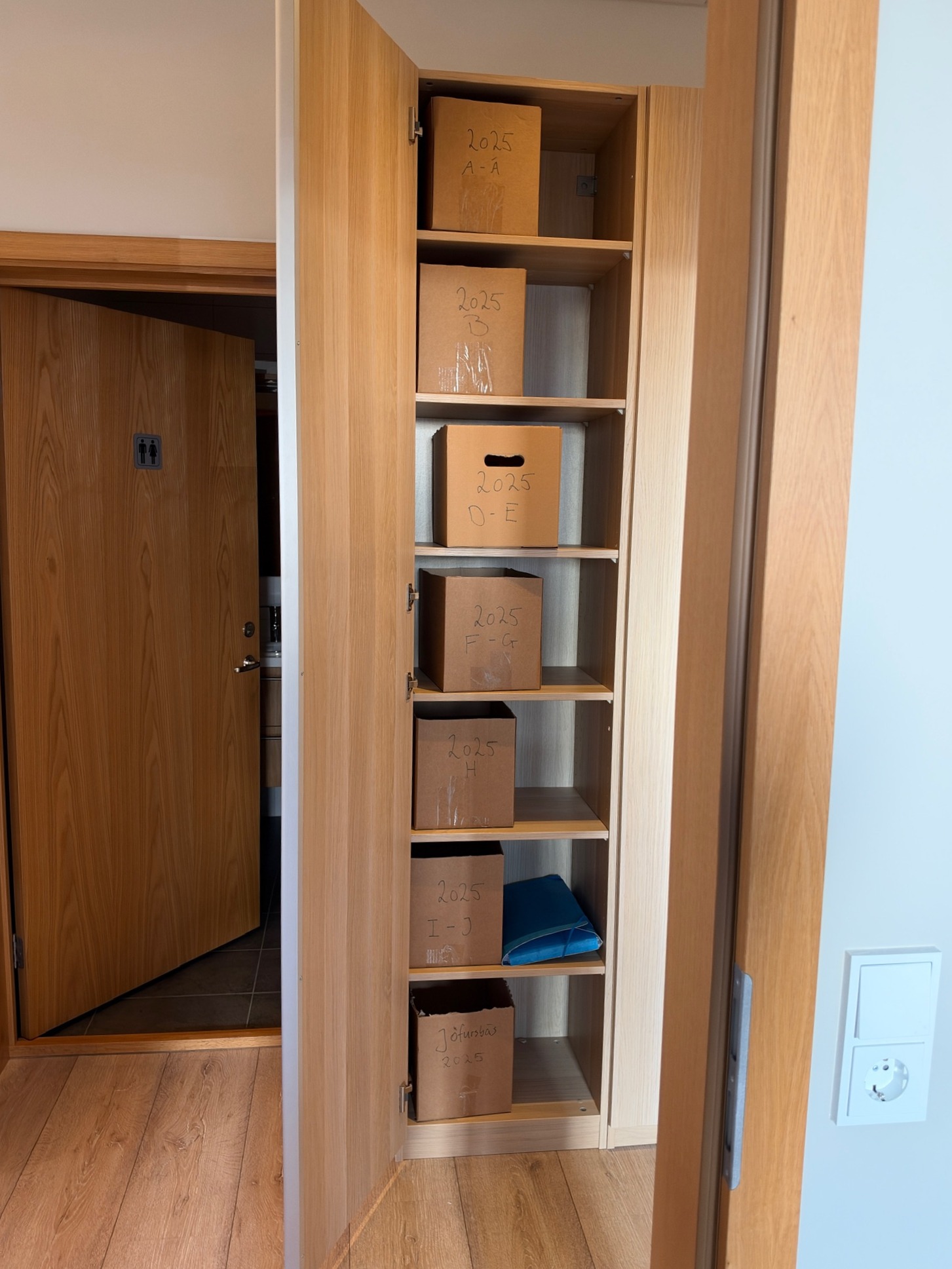 IKEA skápur 2