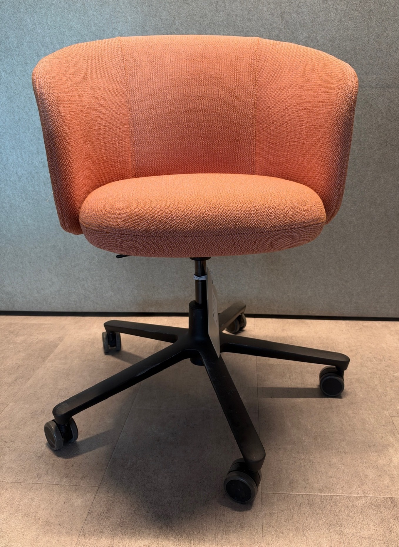 Vitra armstóll 3