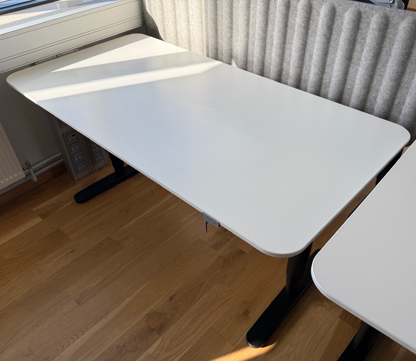 IKEA rafmagnsborð 2