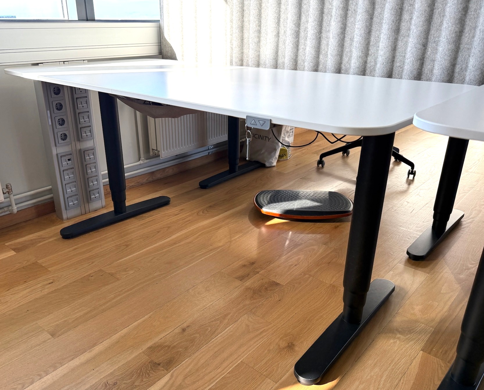 IKEA rafmagnsborð