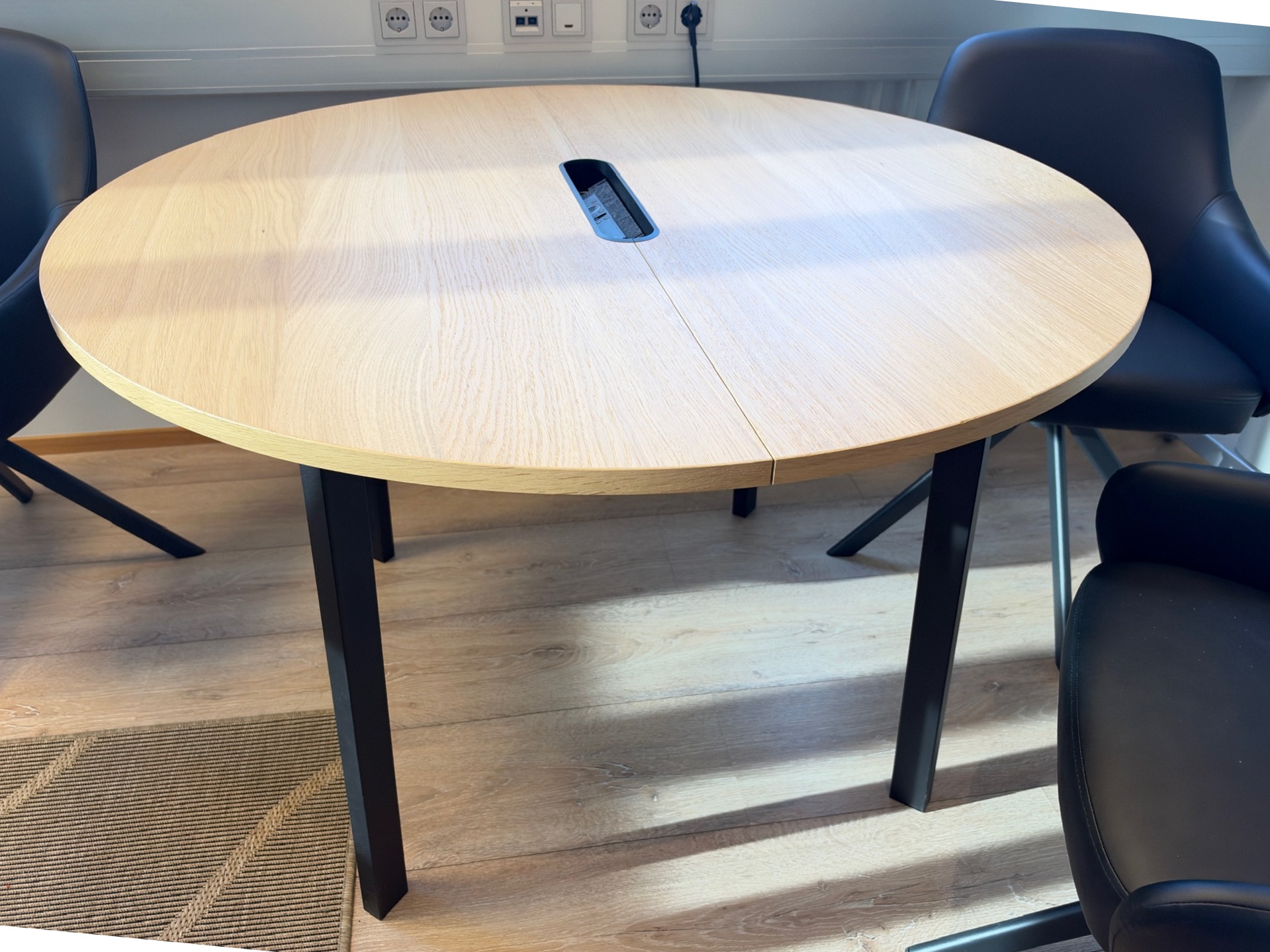 IKEA fundarborð 2