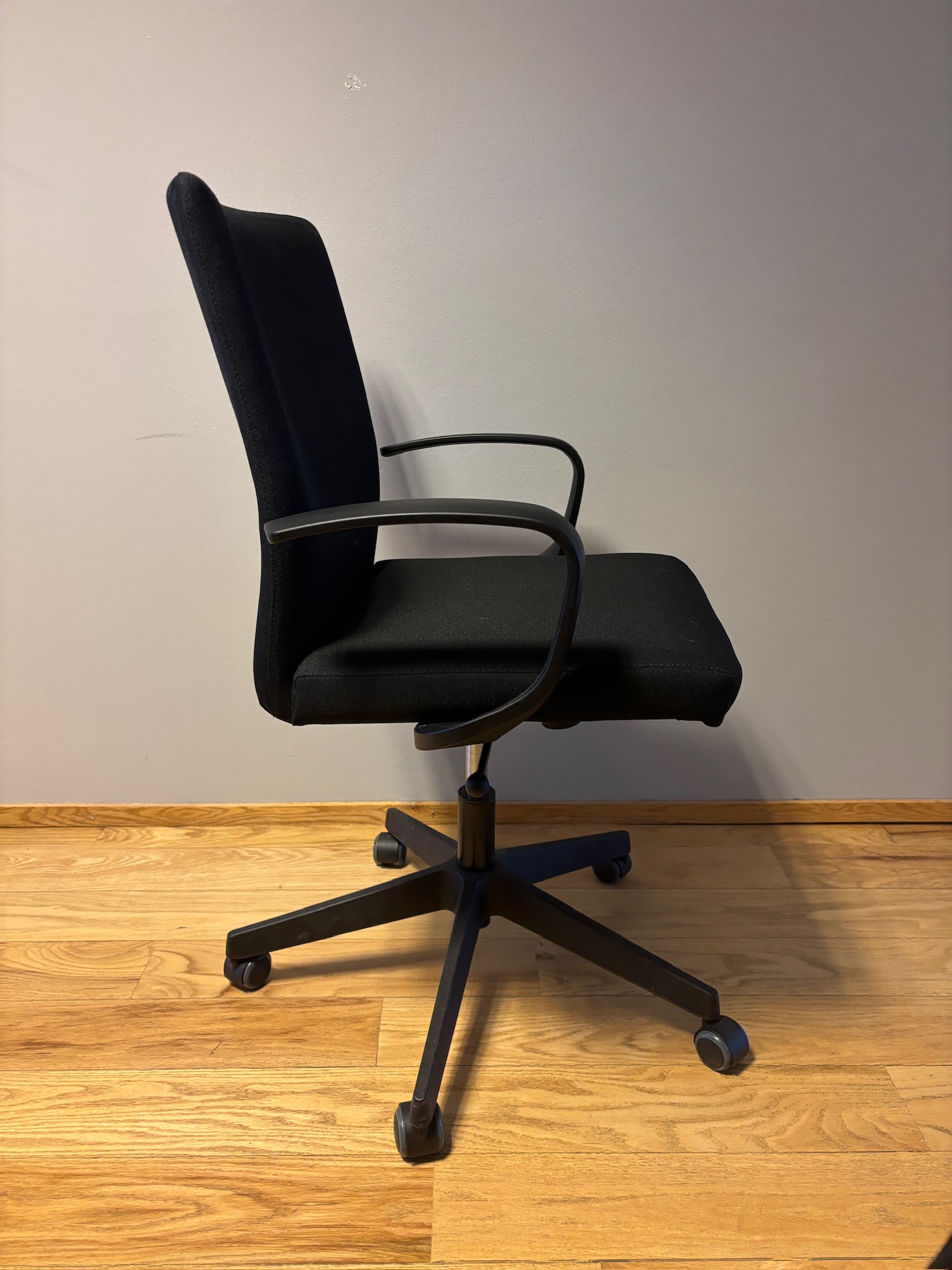 SELT / SOLD Ísafold 40 fundarstóll frá Á. Guðmundsson (5 stk.) 3