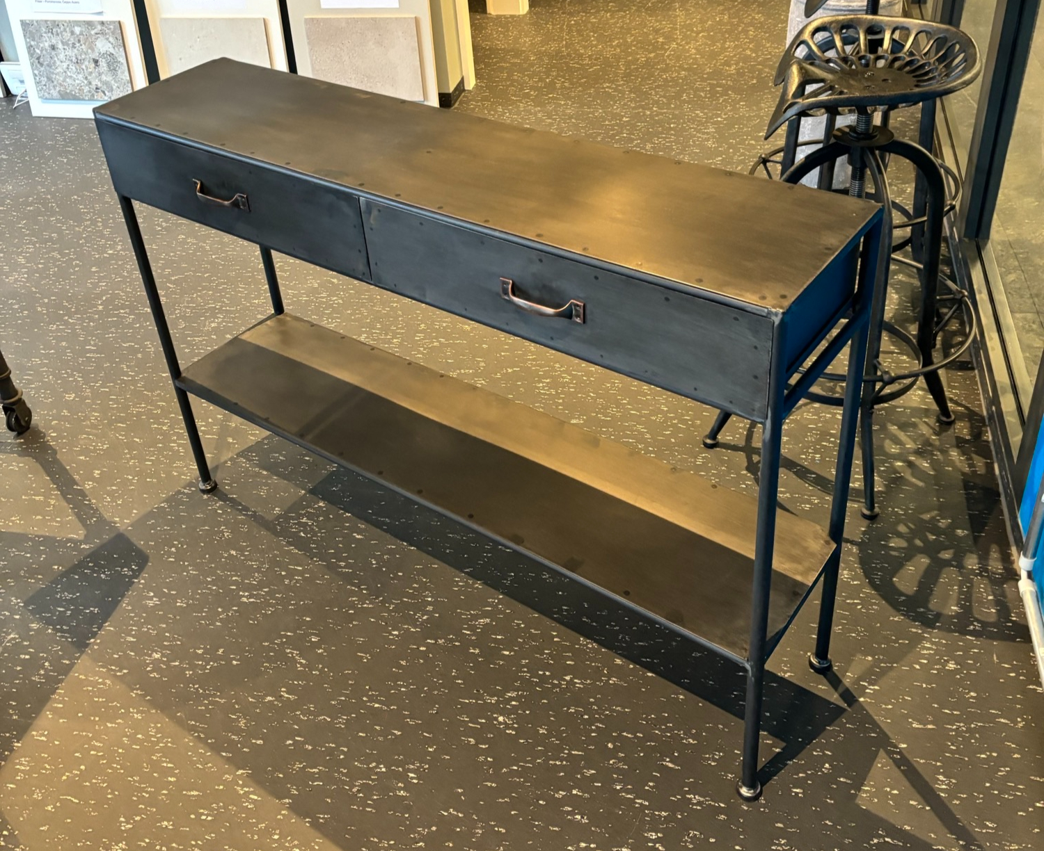 SELT / SOLD Nordal skenkur með 2 skúffum 2
