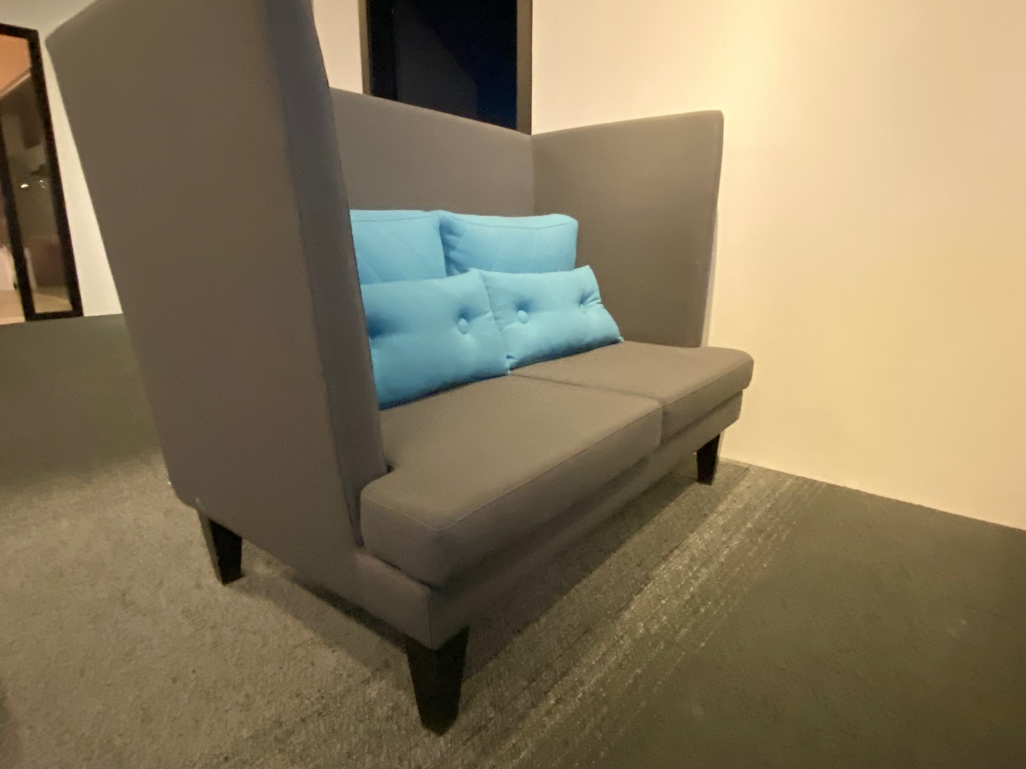 SELT / SOLD Nýlegir EFG næðissófar 10