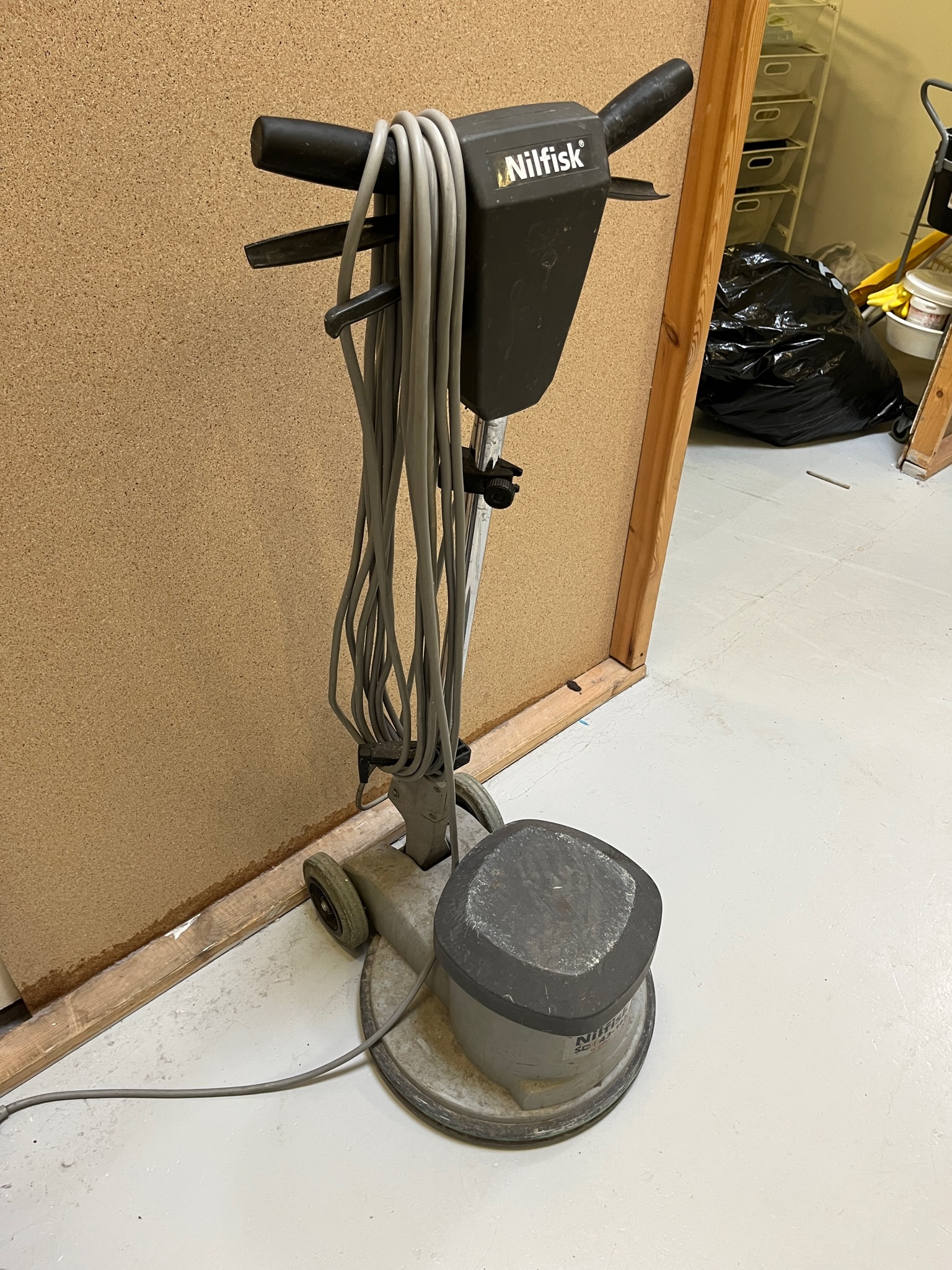 SELT / SOLD Nilfisk skúringarvél