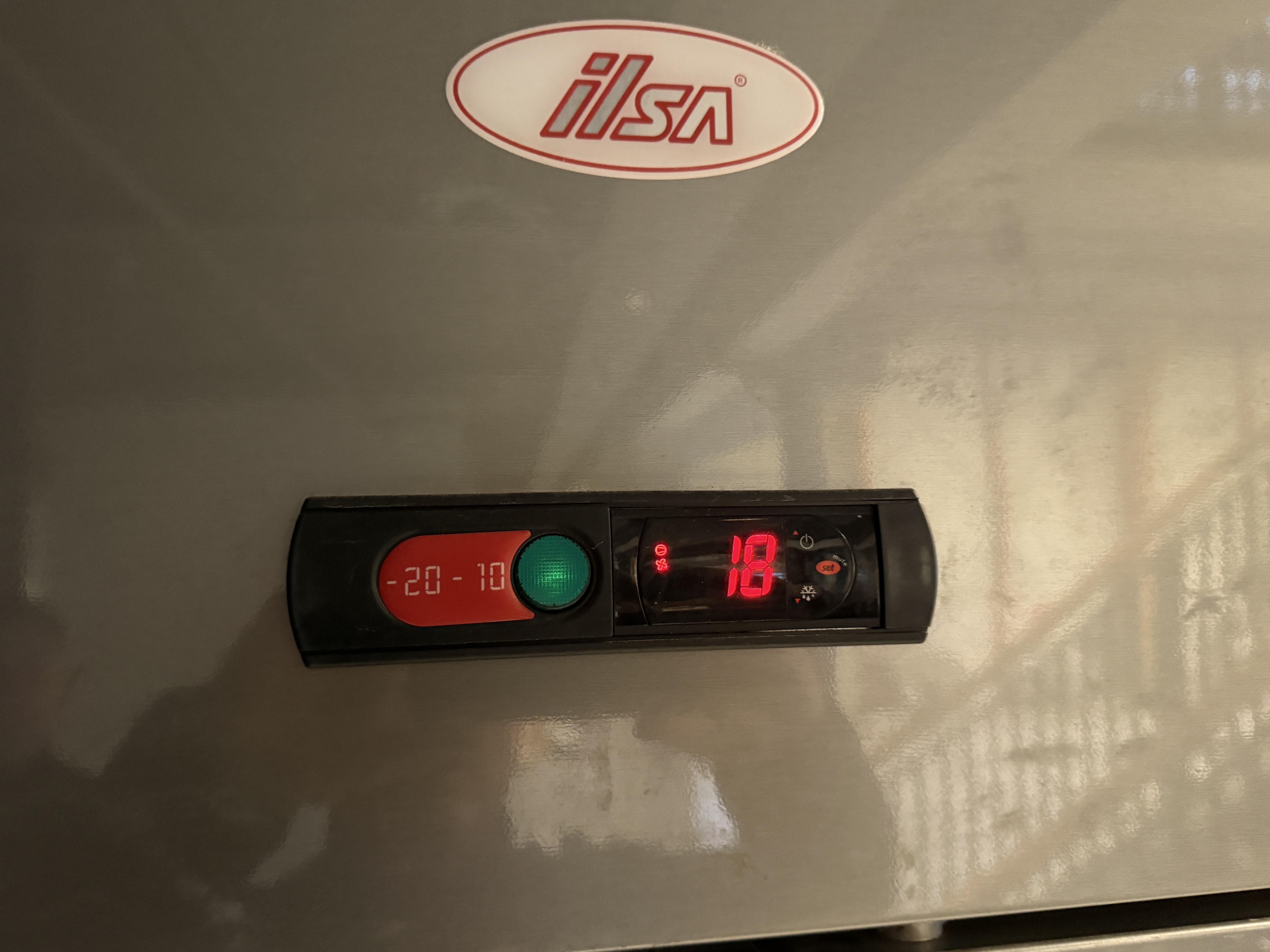 SELT / SOLD Ilsa frystir tvöfaldur 1400L 4