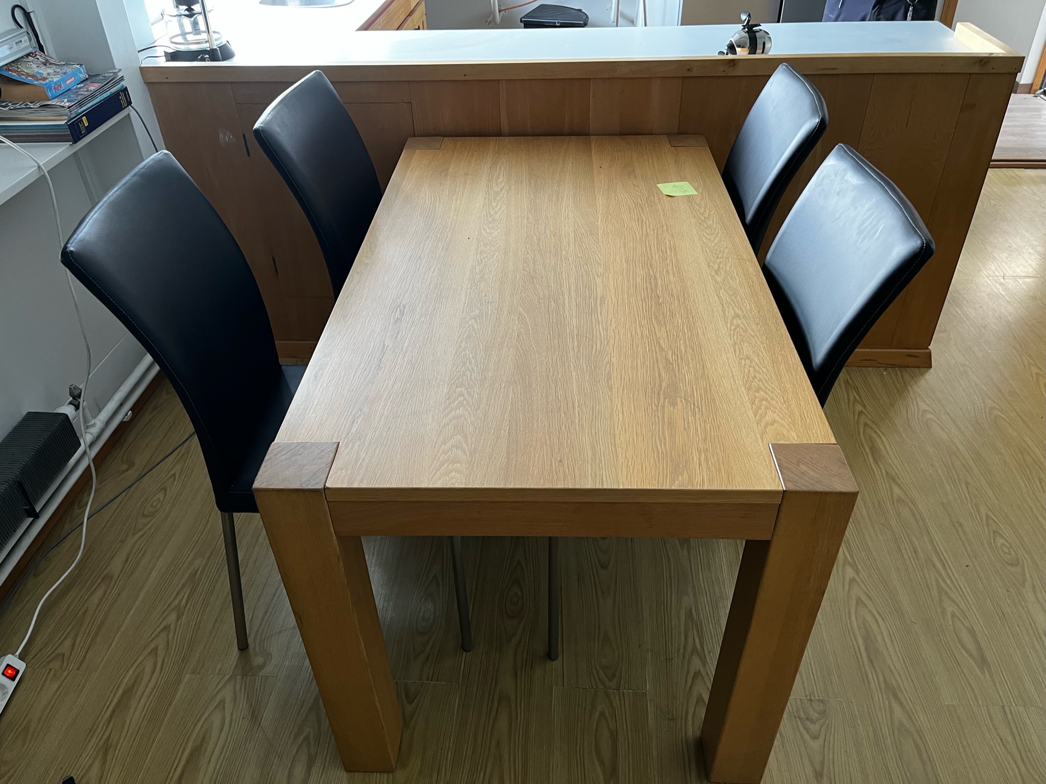 SELT / SOLD - Eldhús/borðstofuborð 3