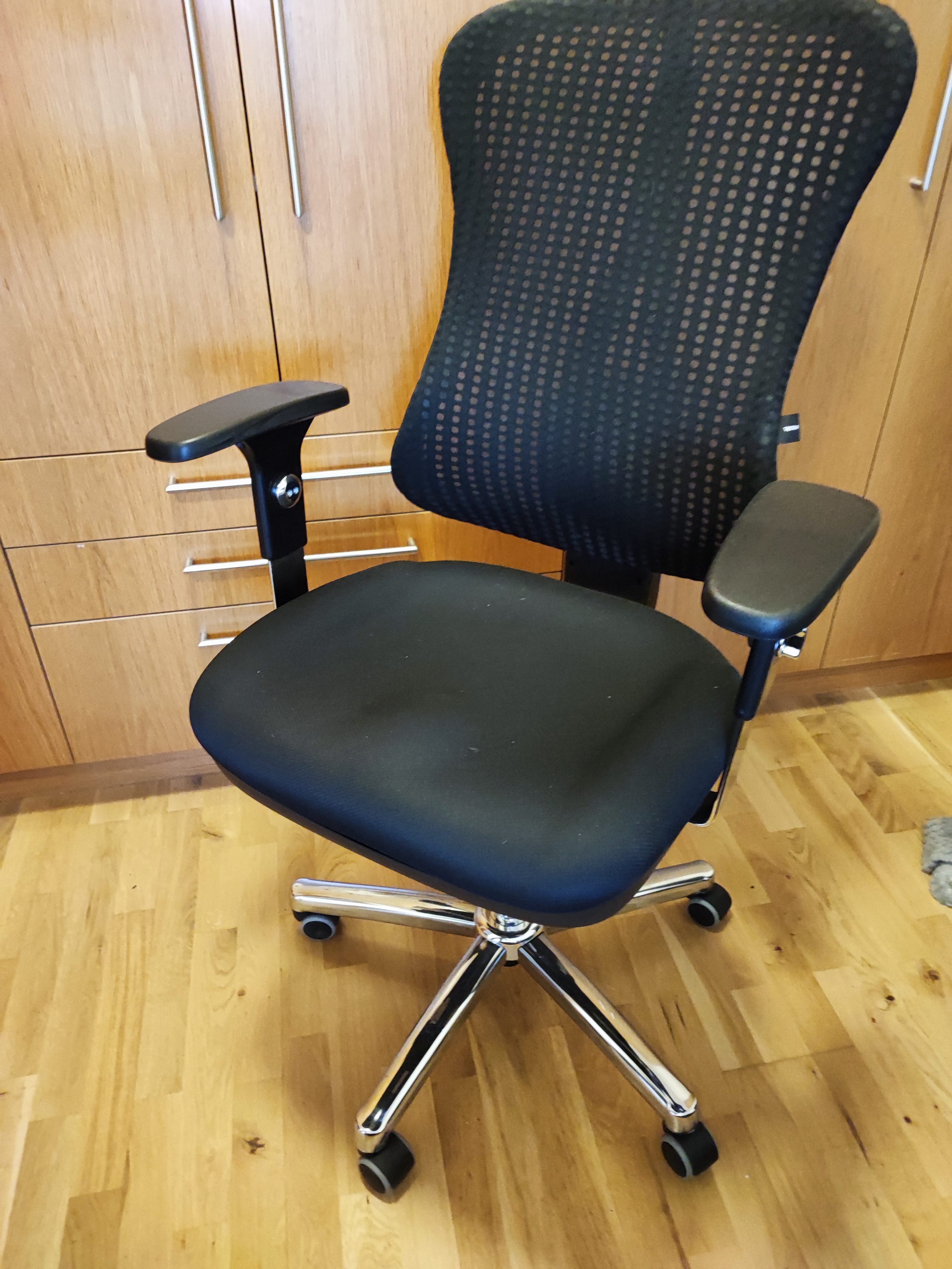 SELT / SOLD Topstar P90 skrifstofustóll með netabaki frá Hirzlunni (2 stk.) 2