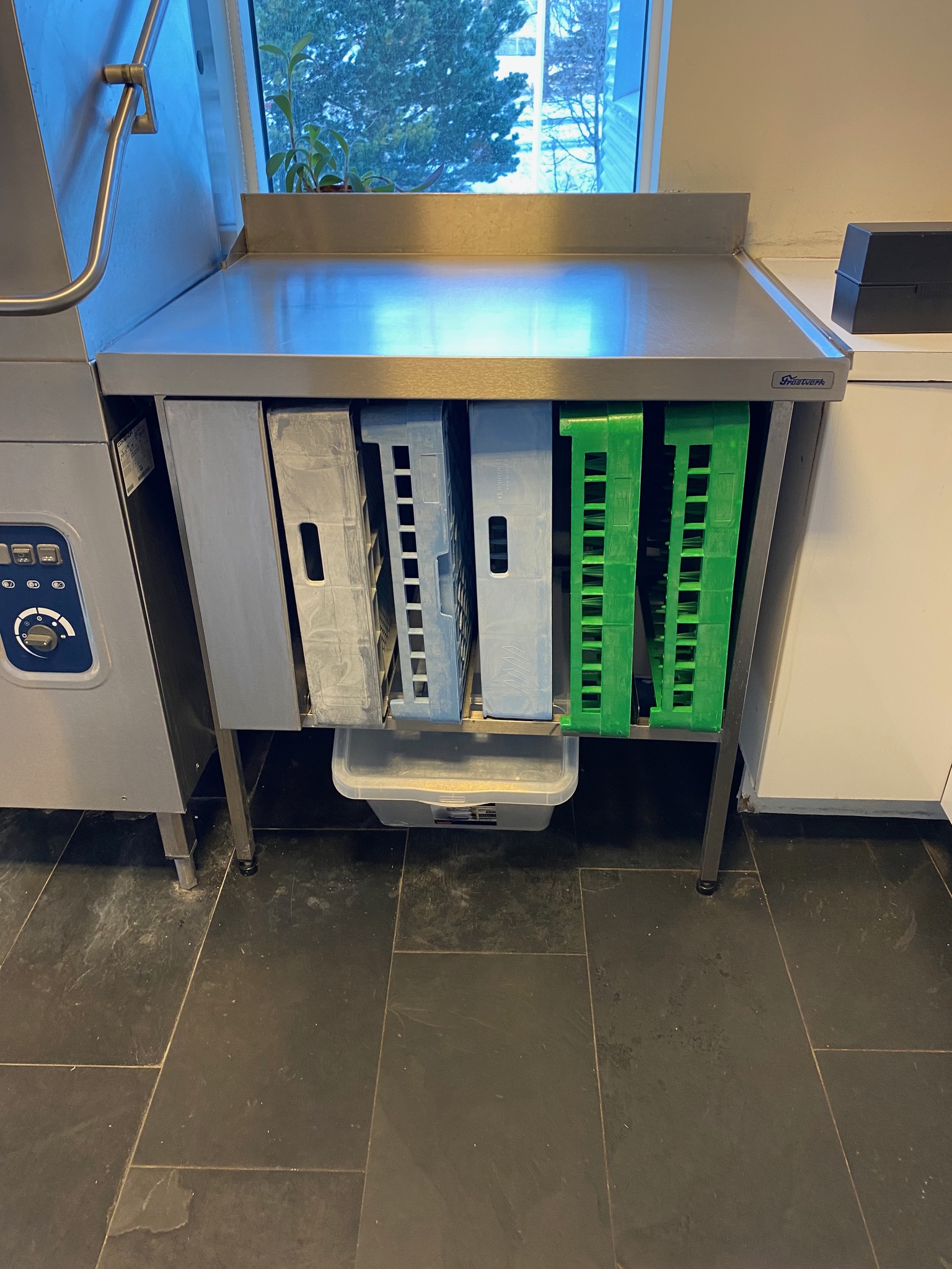 SELT / SOLD Vandað stálborð / þurrkborð, B90 x D70 sm.