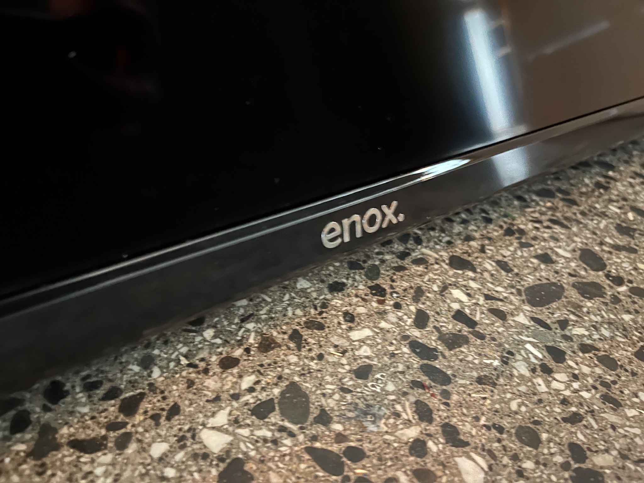 SELT / SOLD Enox QLED snjallsjónvarp, 65'', 4K 2