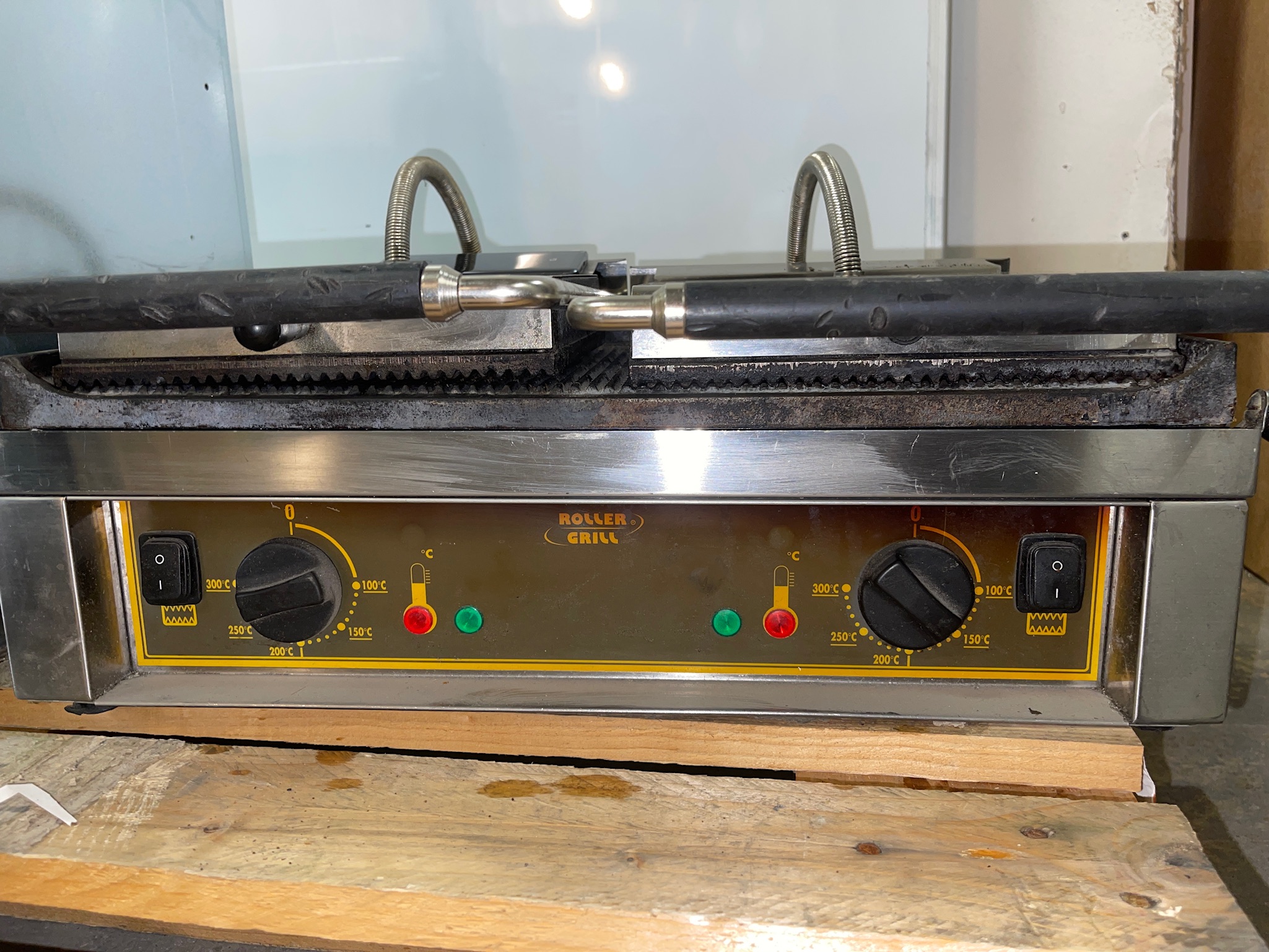 Selt/Endurnýtt-Tvöfalt Roller grill 2