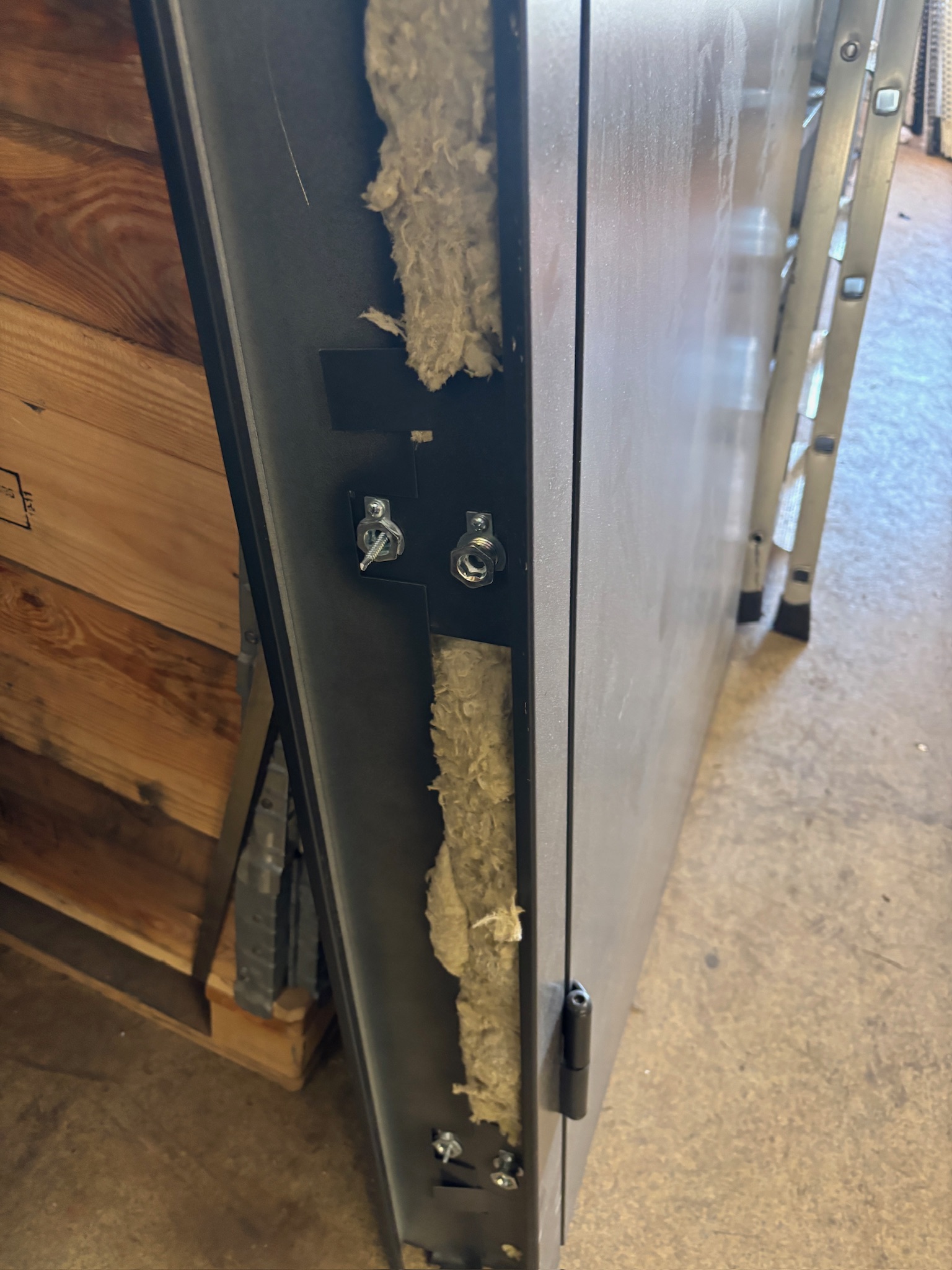 SELT / SOLD Eldvarnarhurð í ramma ónotuð frá Glófaxa, H212xB110sm. 5