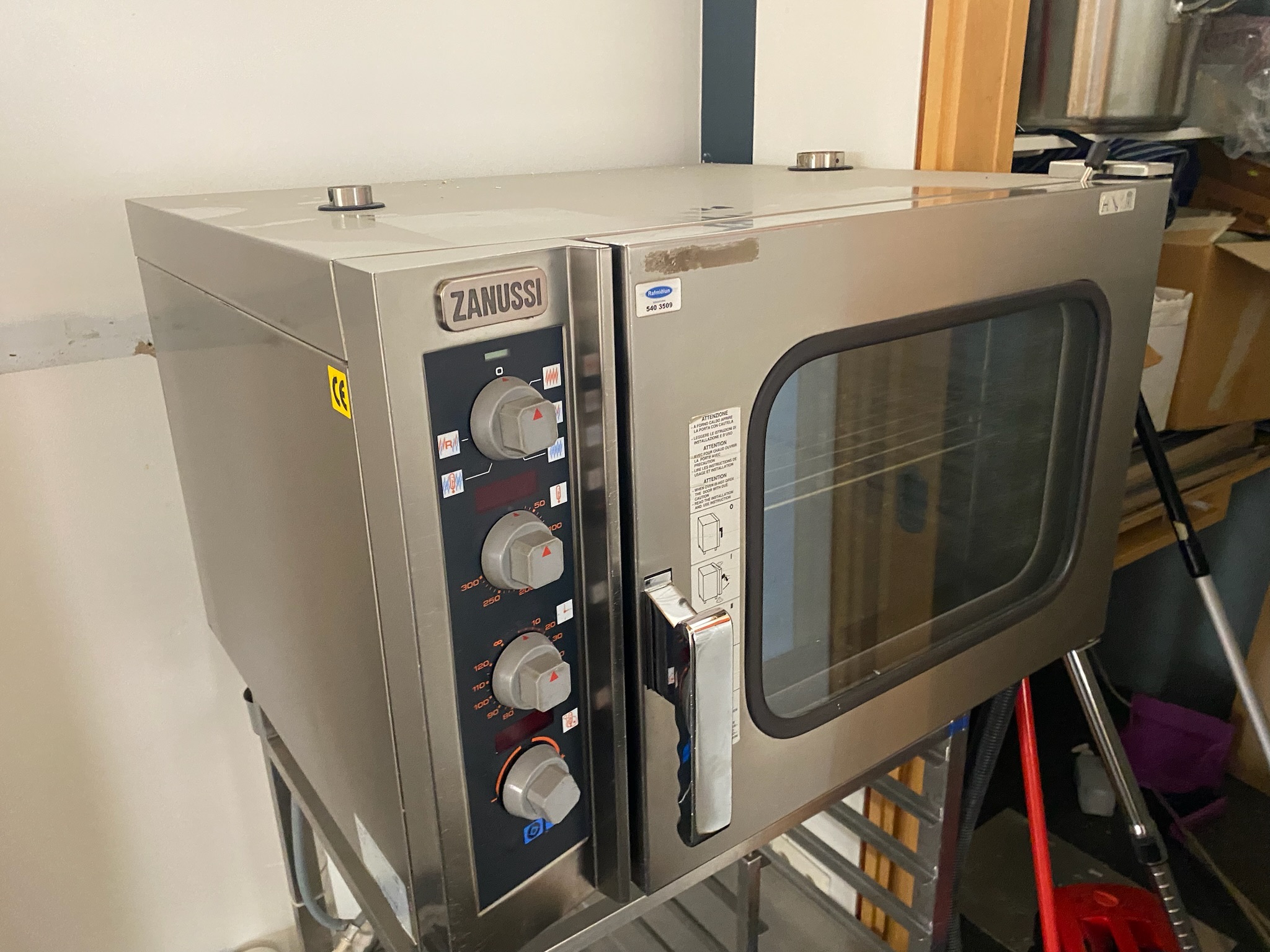 SELT / SOLD Zanussi ofn, 5 skúffur 2