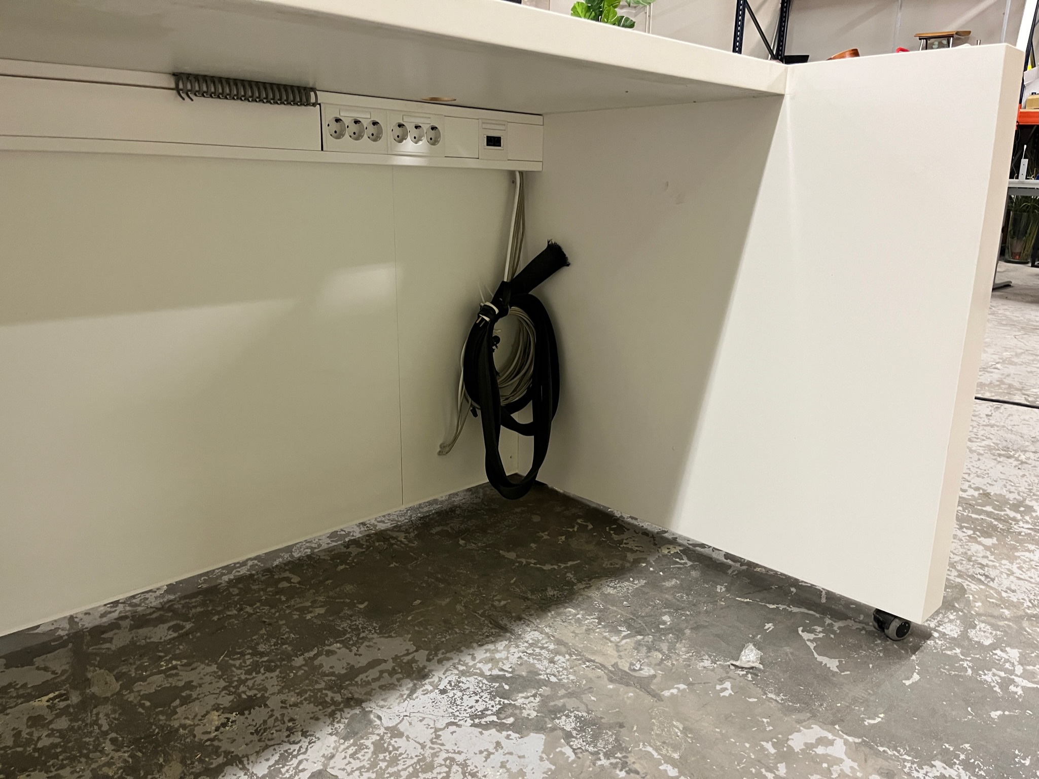 SELT / SOLD Vandað móttökuborð - 6m á breidd 8