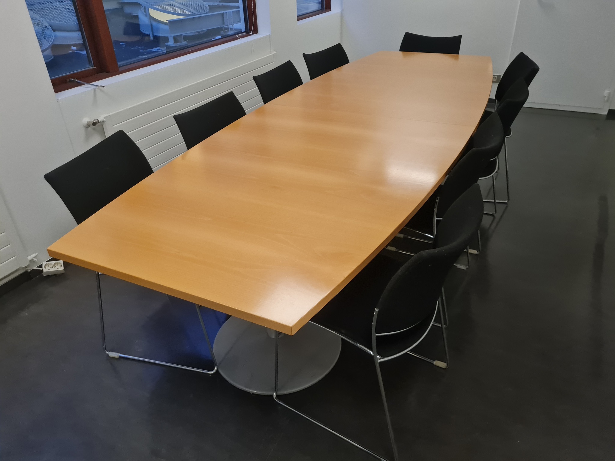 SELT / SOLD Fundarborð 8-10 manna - 300x110sm