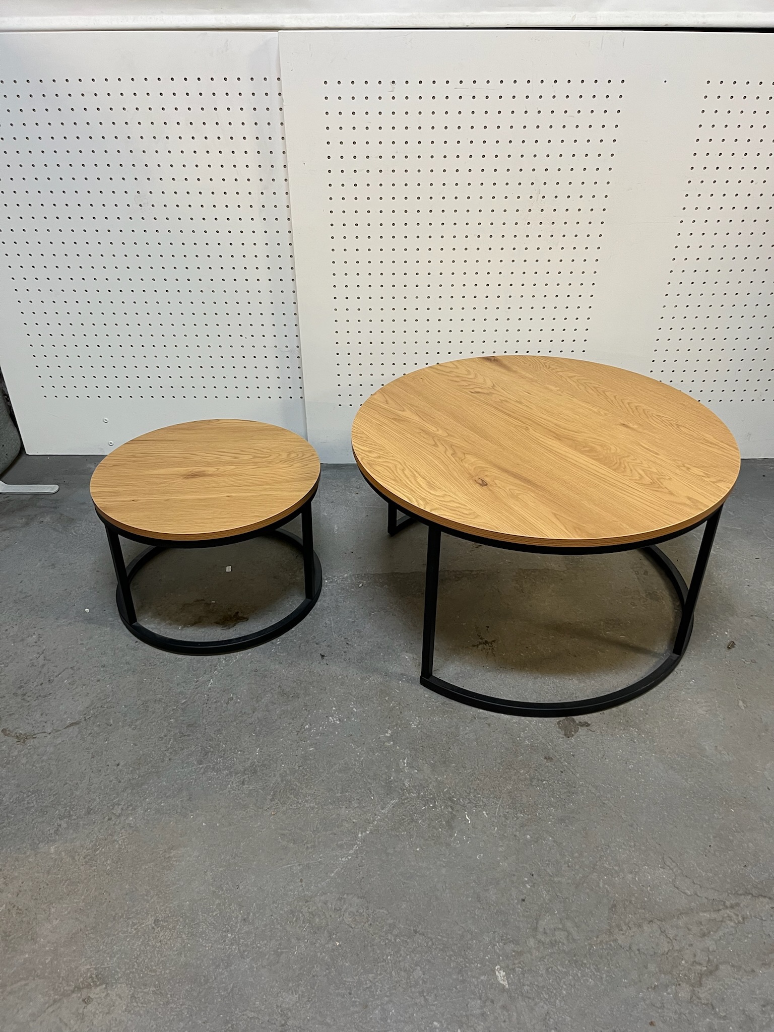 SELT / SOLD Tvö hringlaga sófaborð 2