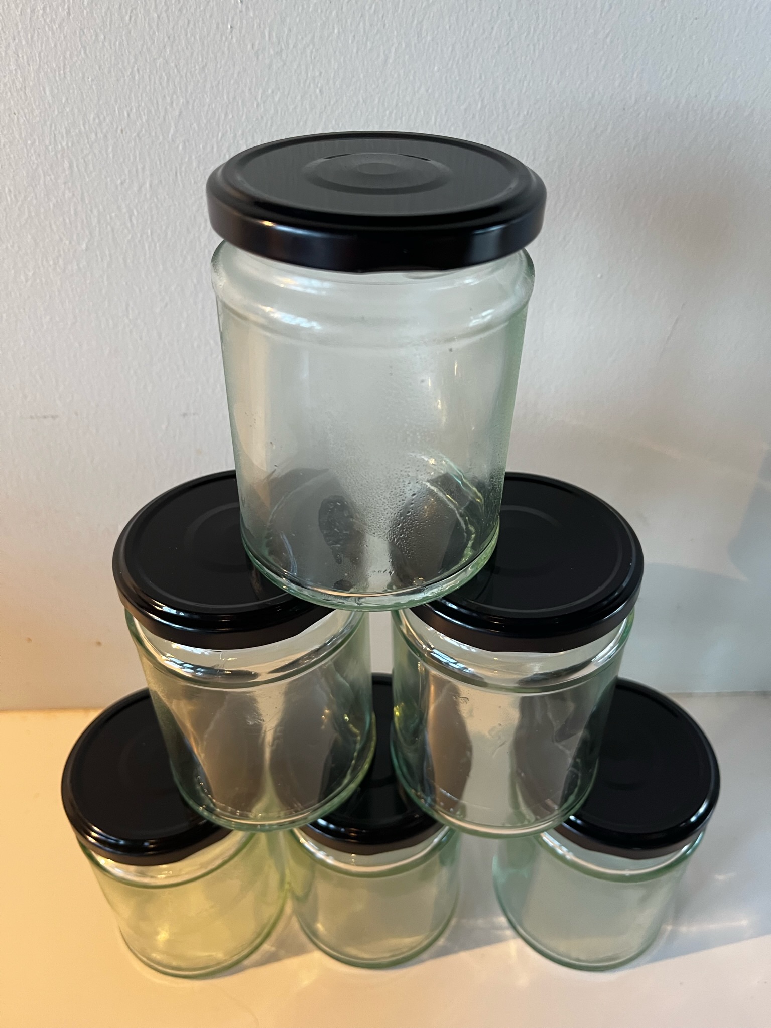 SELT / SOLD - Krukkur með svörtu loki - 300 ml. 2