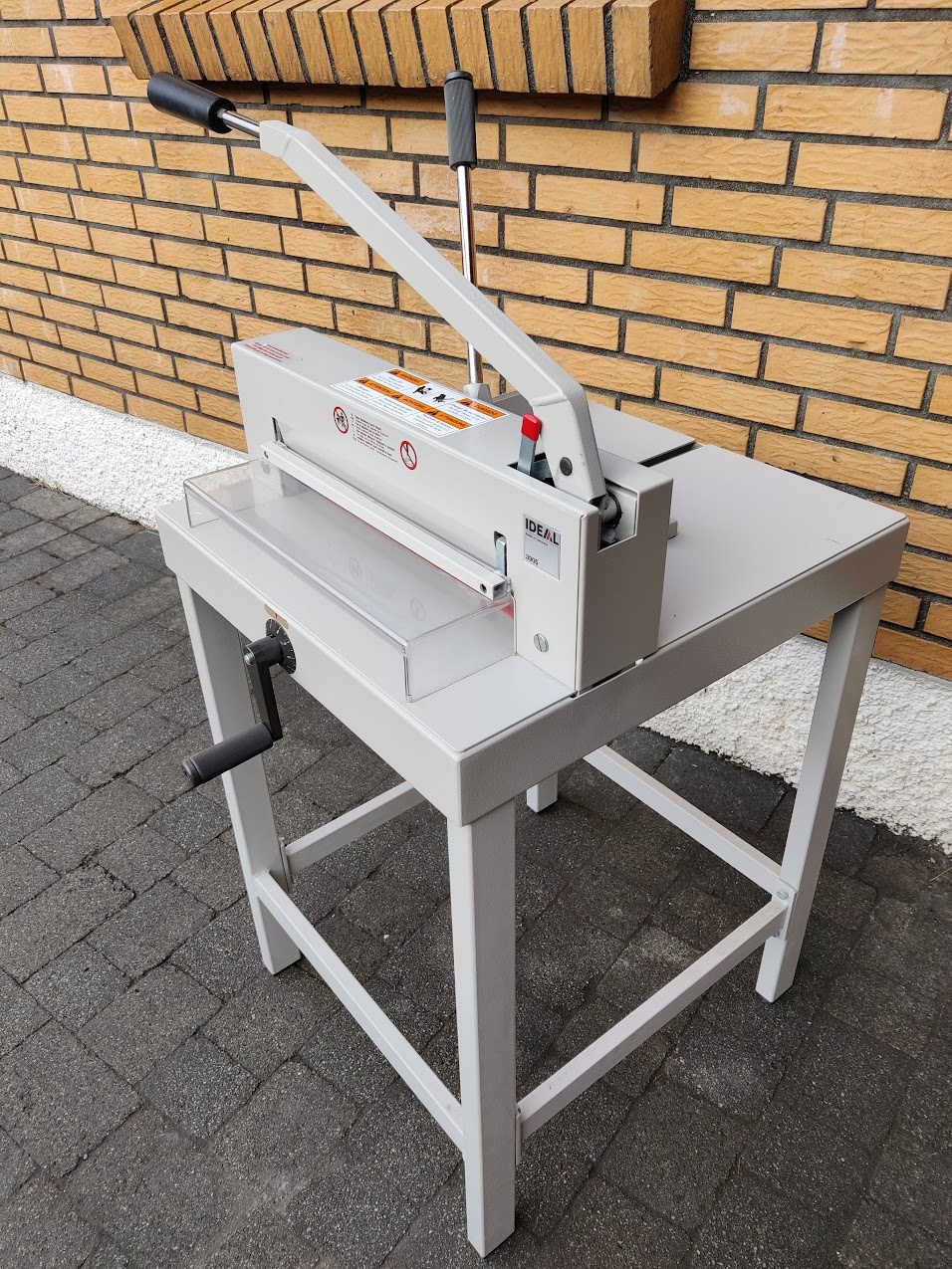 SELT / SOLD - Pappírsskurðarhnífur IDEAL 3905 2