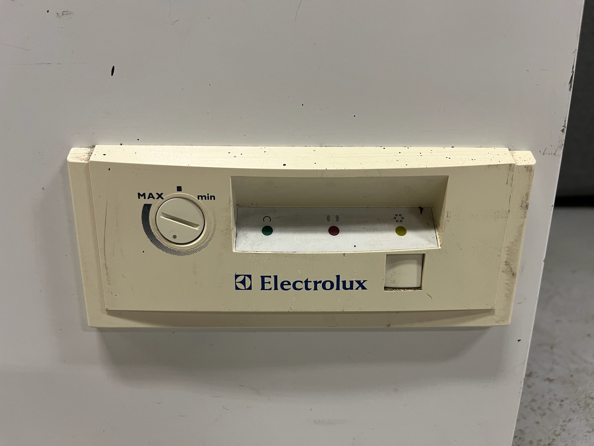 SELT / SOLD Electrolux frystikista, B105 x D62 x D88 sm. 3