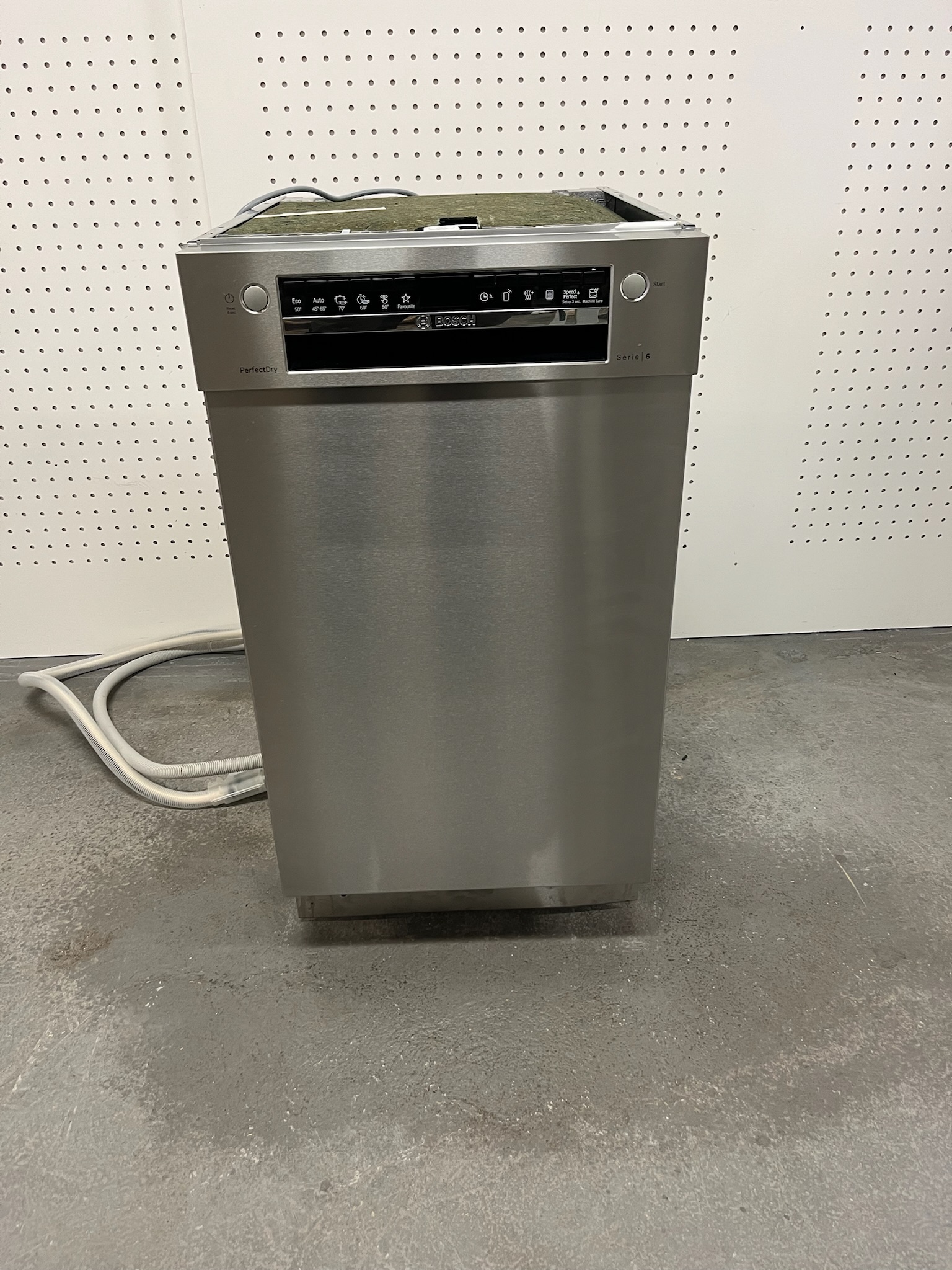 SELT / SOLD Bosch uppþvottavél, 45sm.