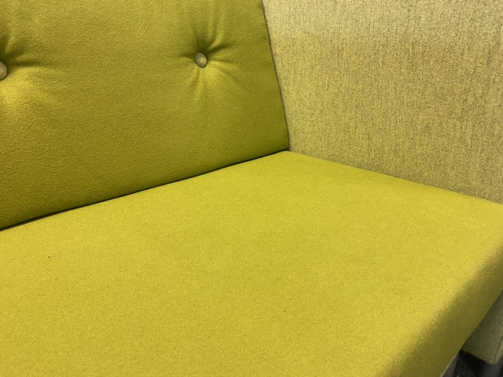 SELT / SOLD Hljóðdempandi sófi frá Axis 5