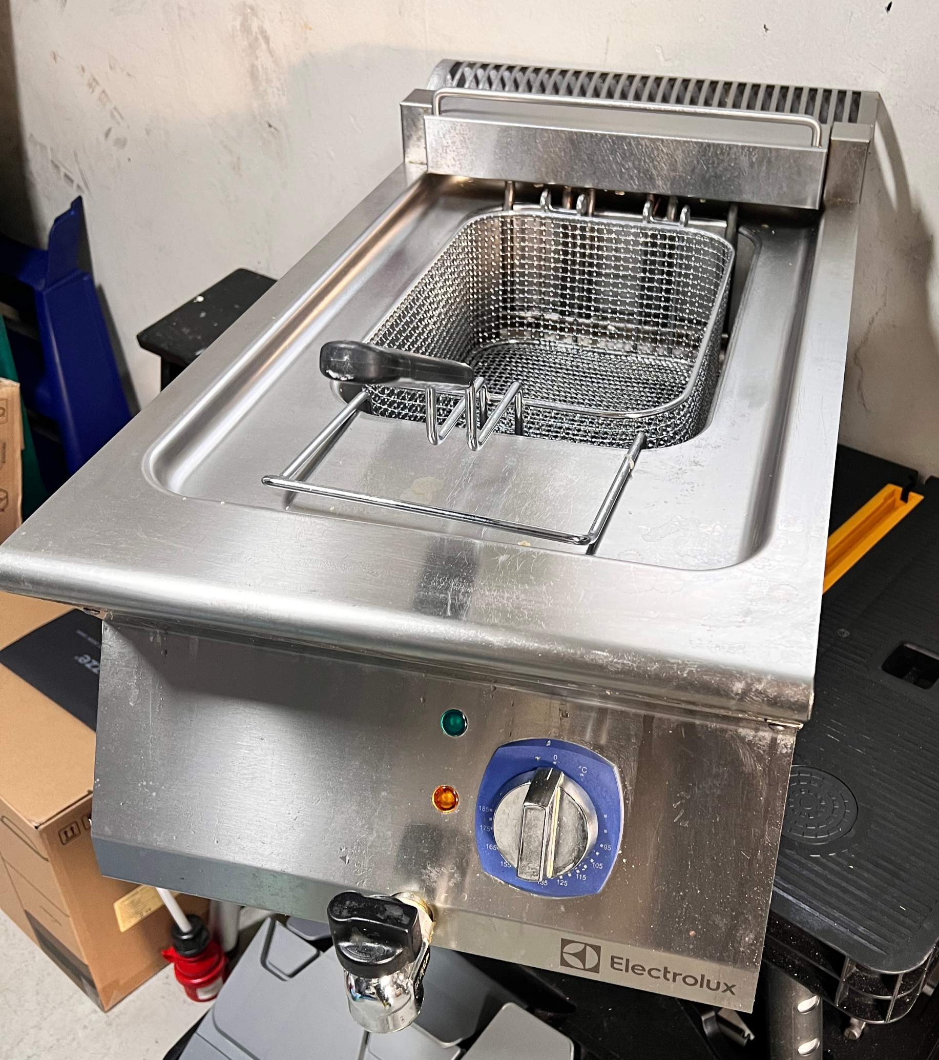 SELT / SOLD Electrolux djúpsteikingarpottur 12L (2020)