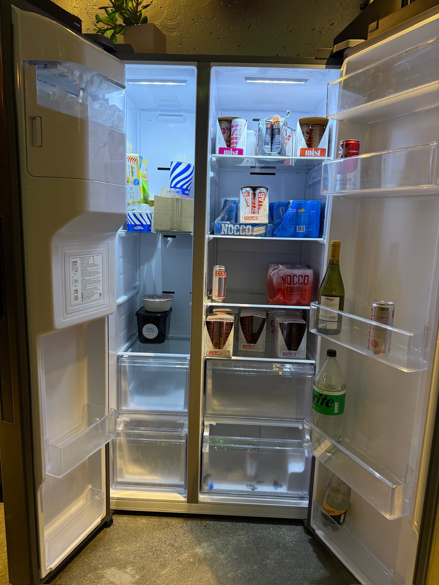 SELT / SOLD - Samsung ísskápur með frysti, H178sm. 2
