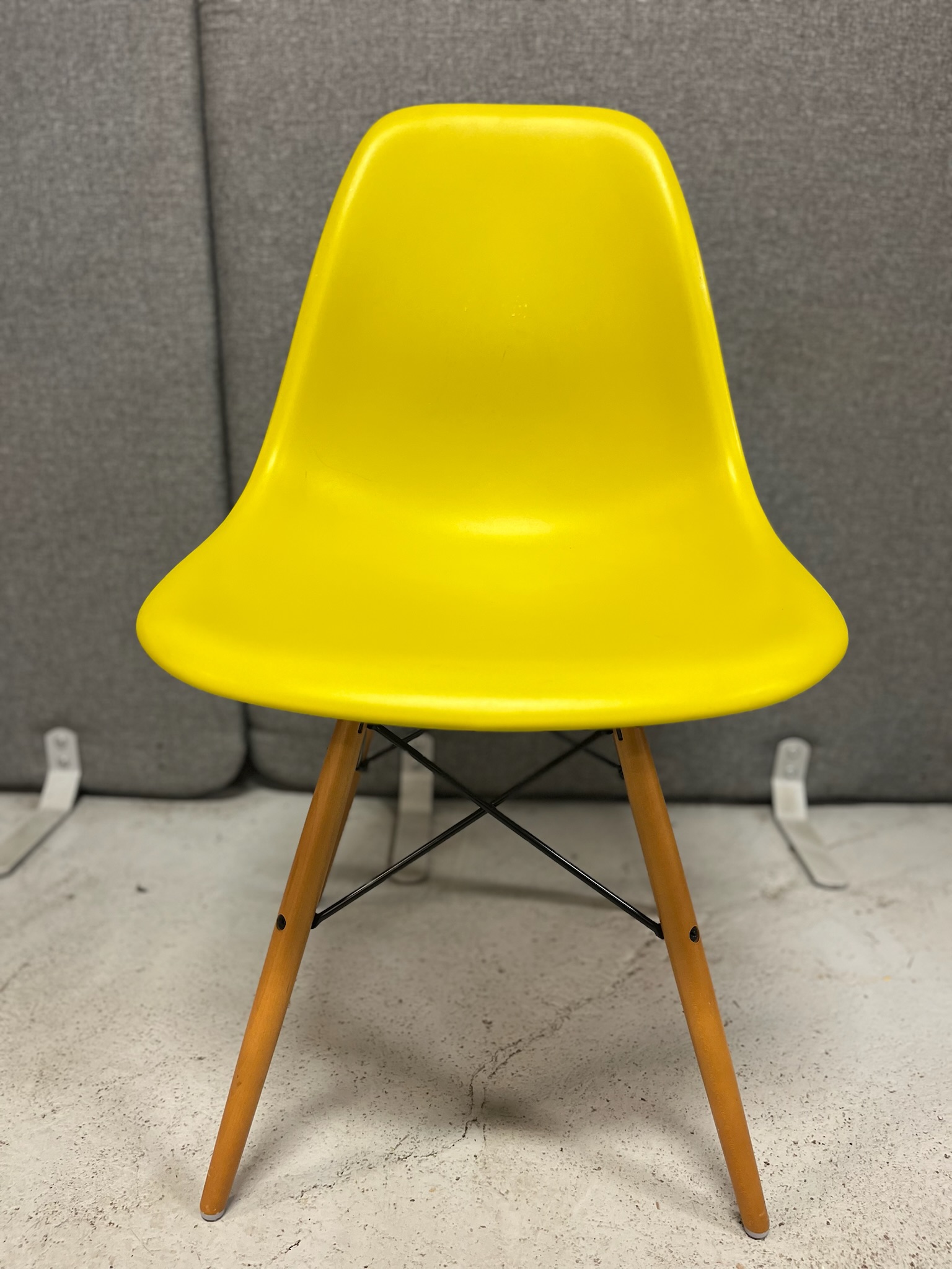 SELT / SOLD Vitra borðstofustóll frá Pennanum