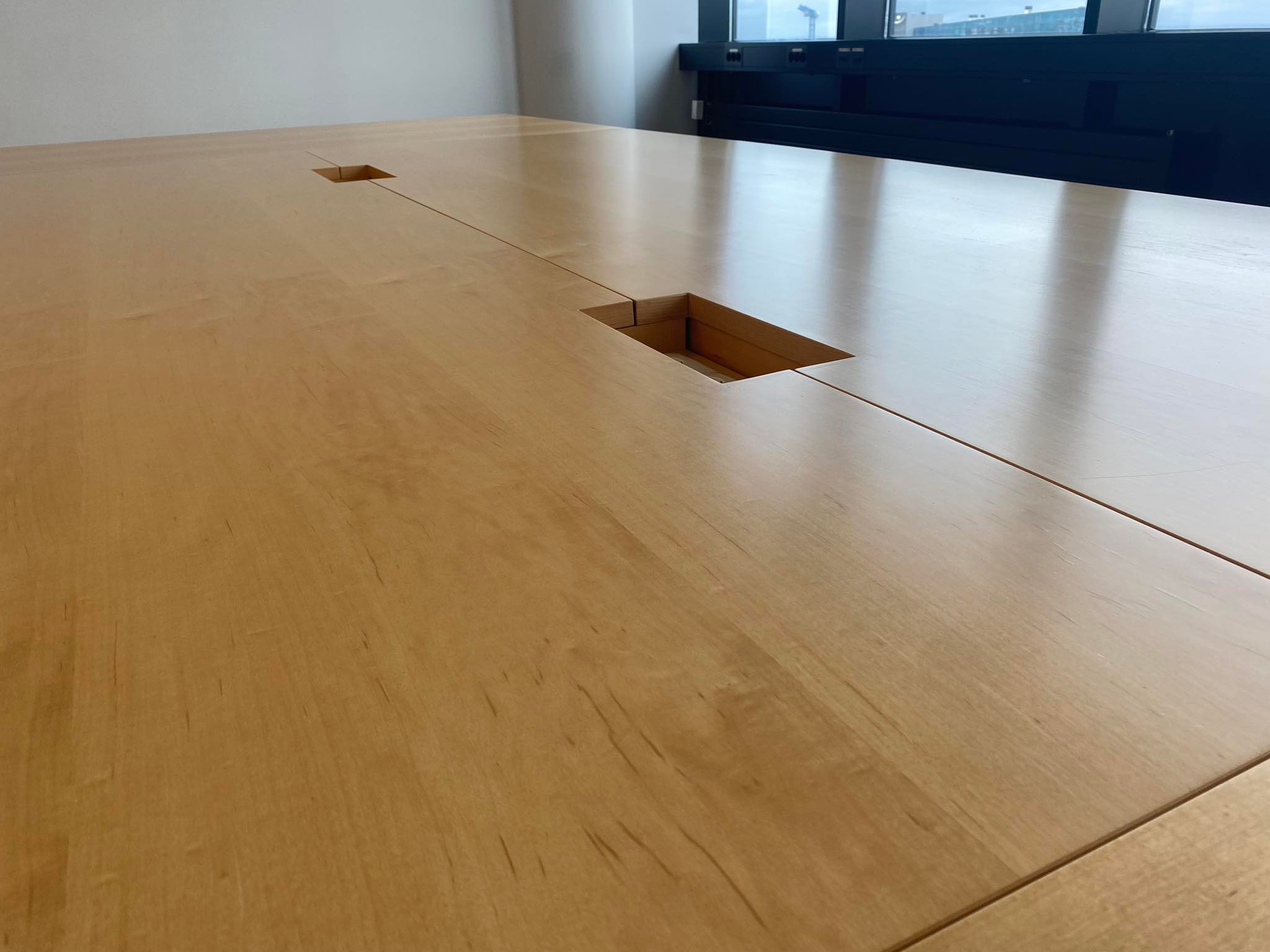 SELT - undarborð 12-14 manna - Sérsmíði - L400cm x B185cm - Skenkur í stíl 9
