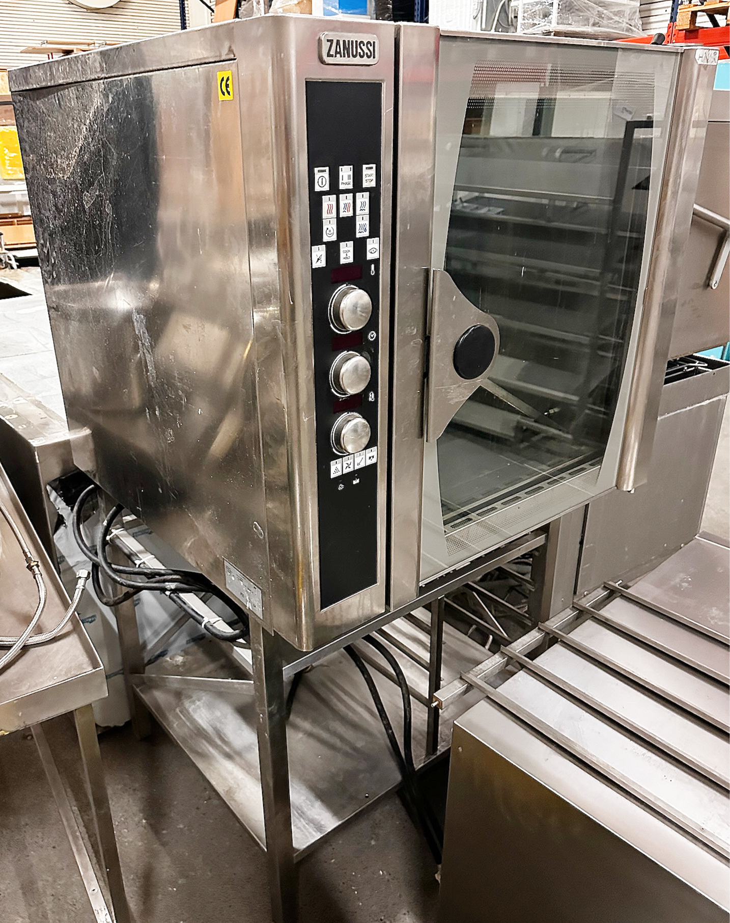 SELT / SOLD Zanussi ofn, 10 skúffur