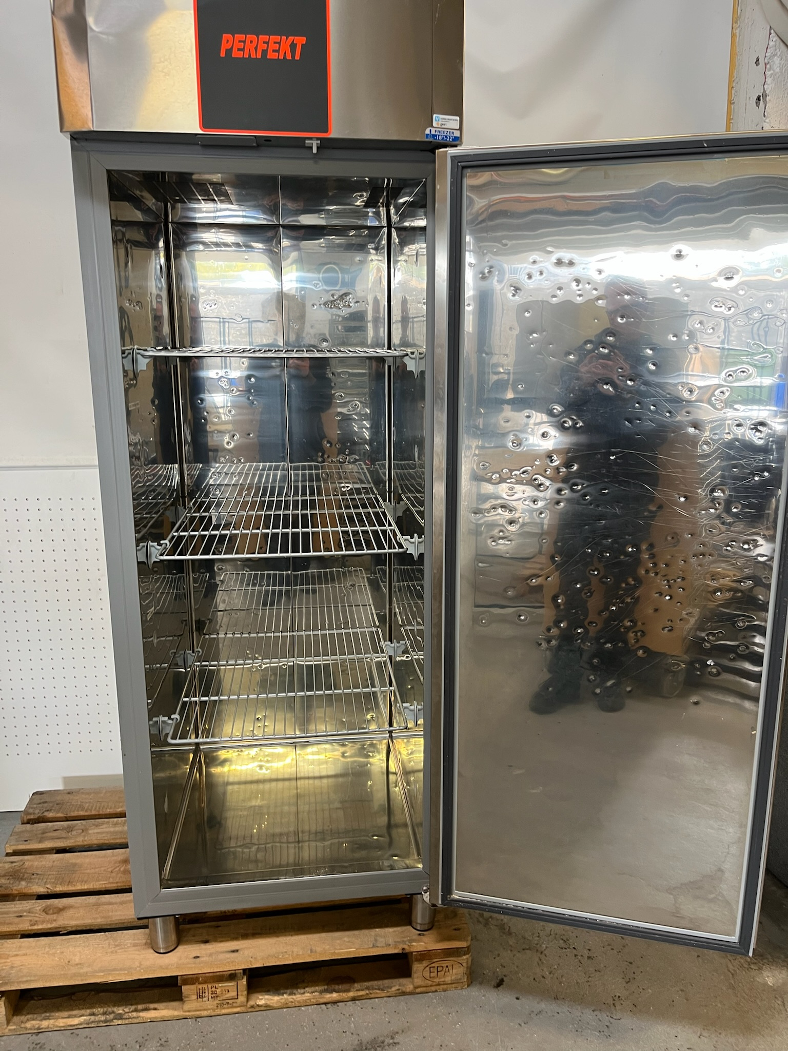 SELT / SOLD Tecnodom Perfekt 700 Stálfrystir frá BVT 3