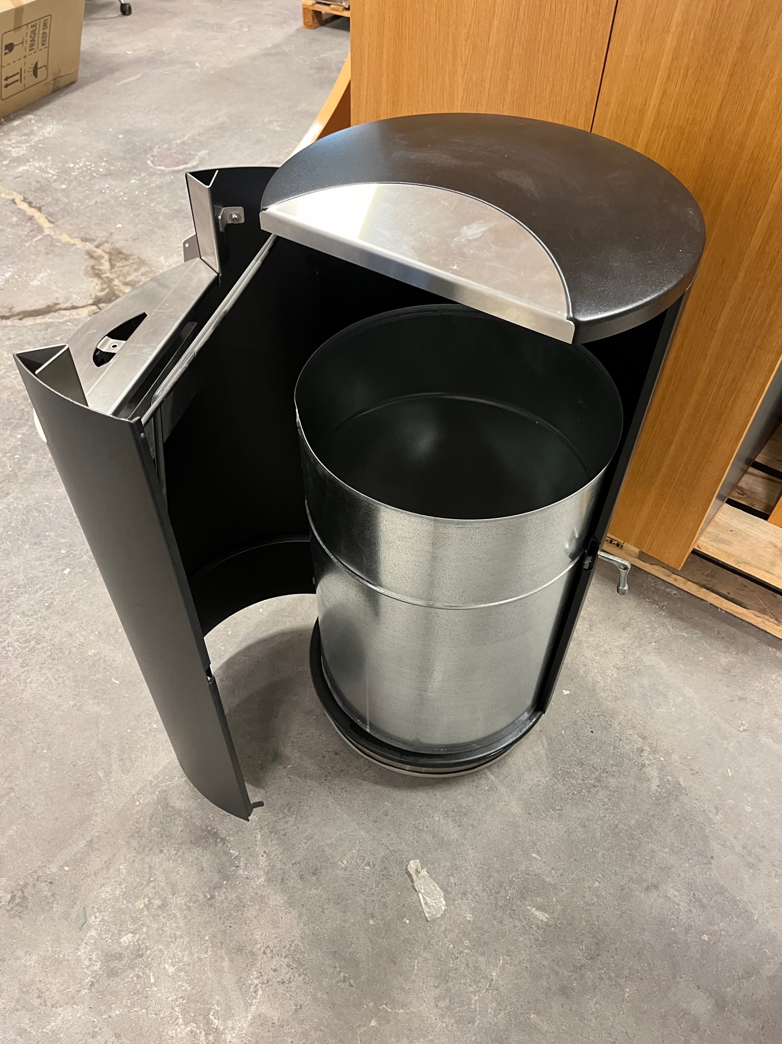 SELT / SOLD Finbin rusl (Útitunna) ónotuð - 100L 5