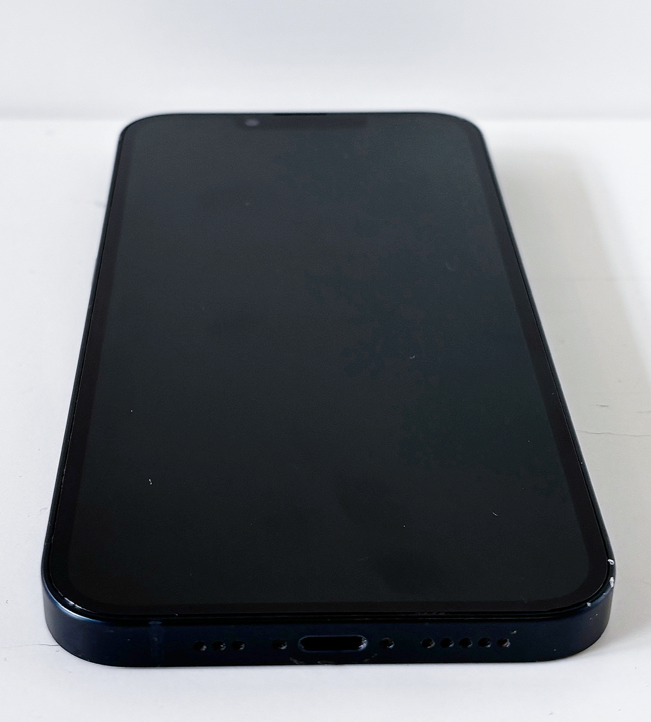 SELT / SOLD Apple iPhone 13 3