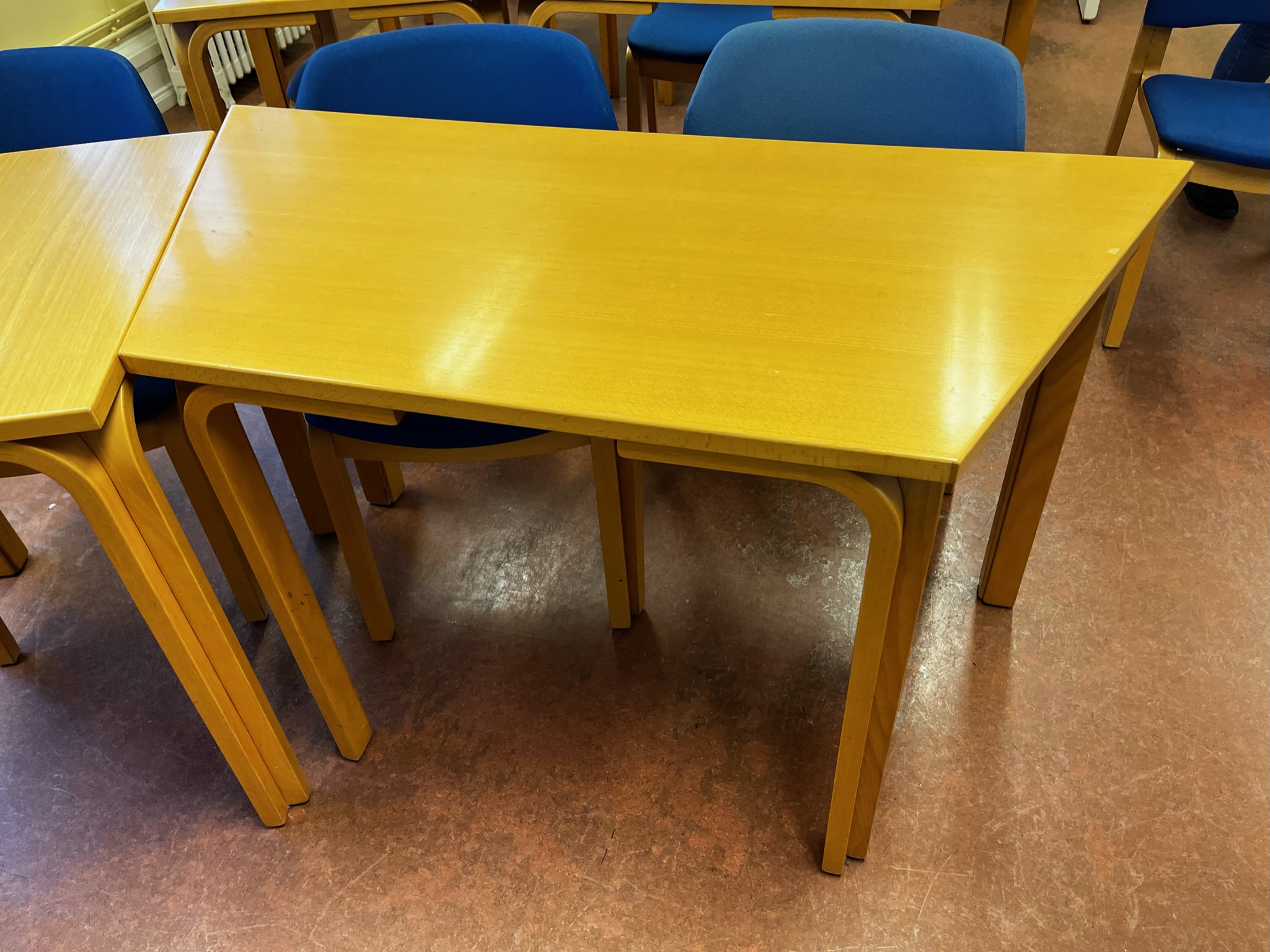 SELT / SOLD Skólaborð - kennsluborð 7