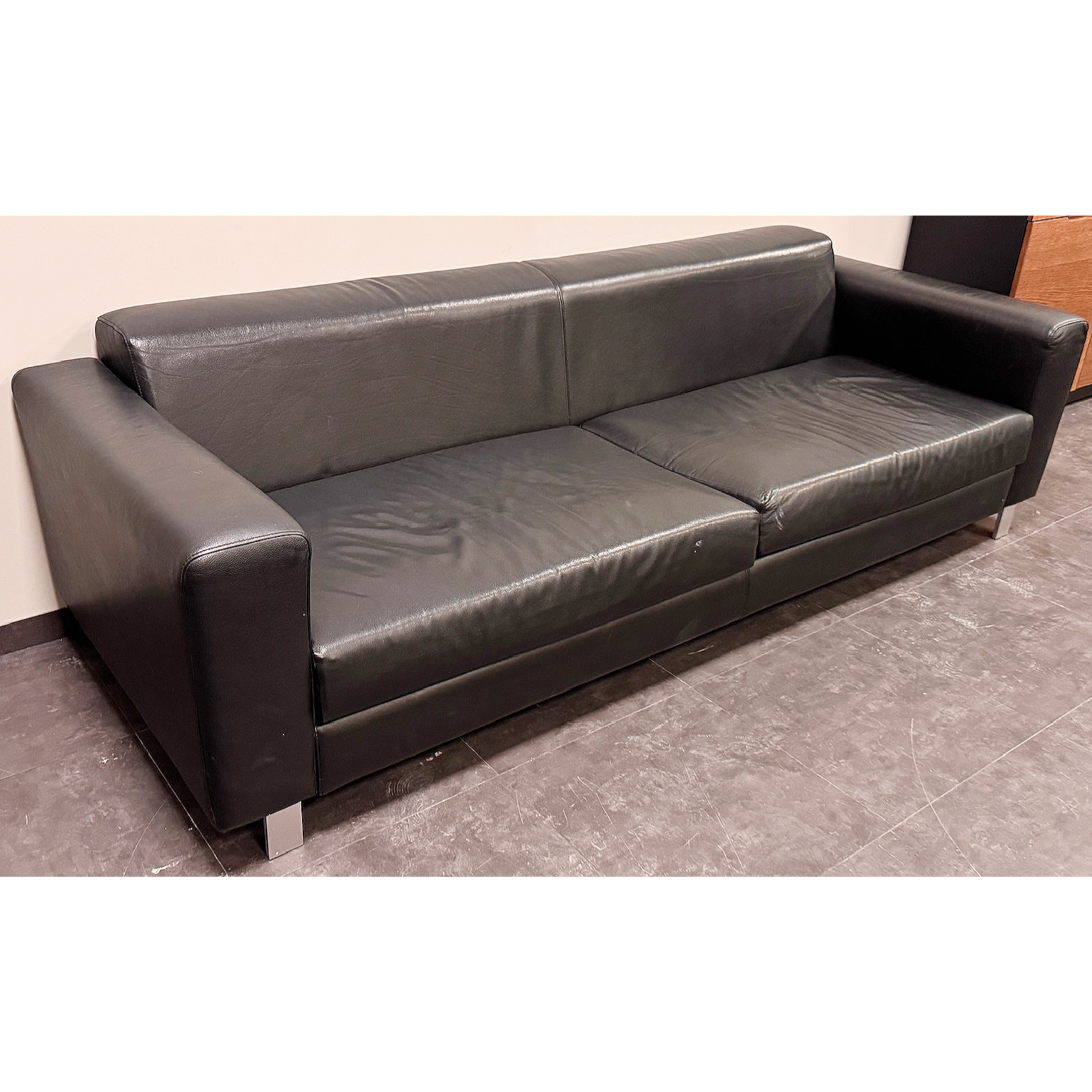 SELT / SOLD Leðursófi, B237xD90sm.