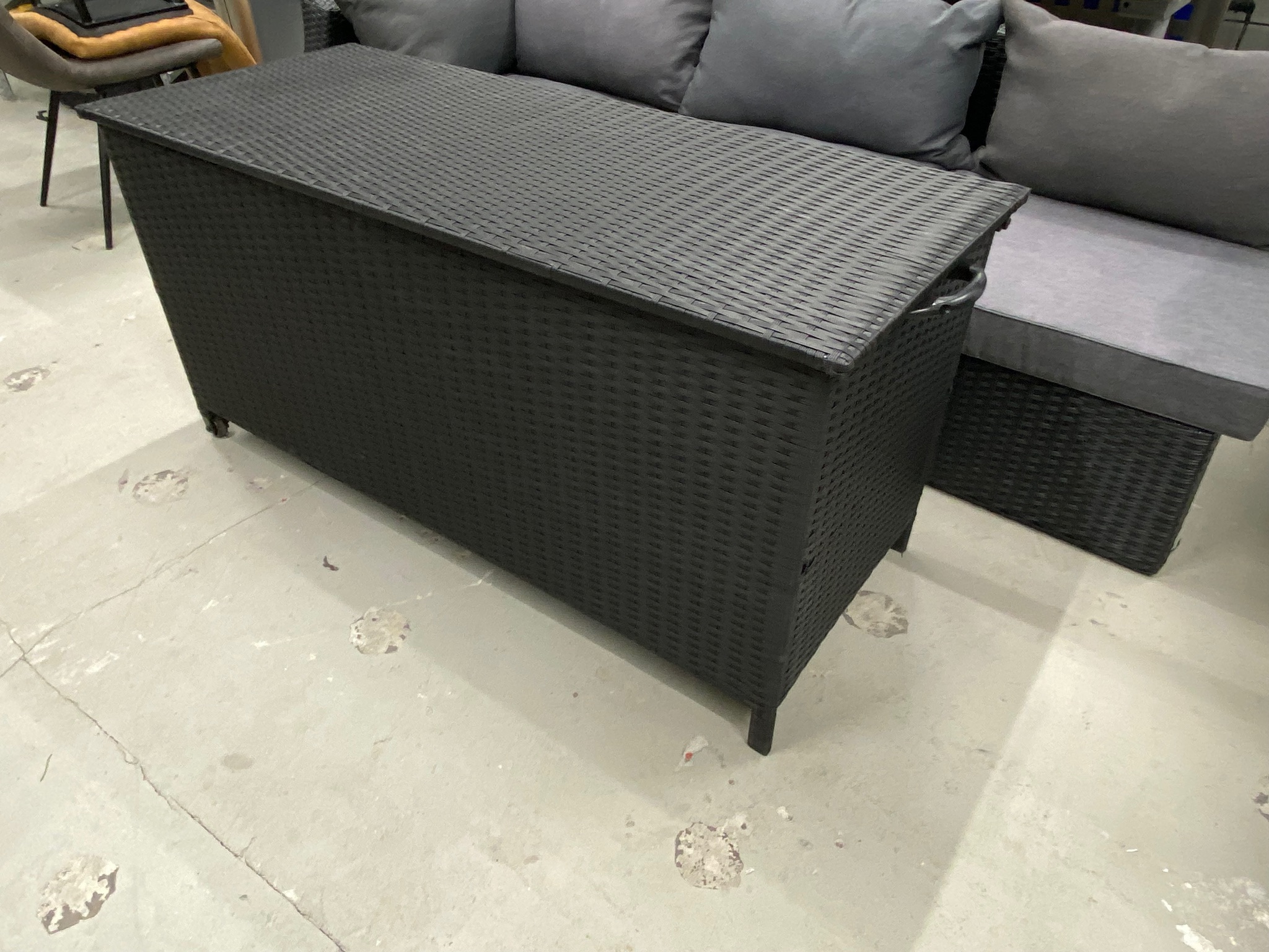SELT / SOLD - Geymslubox 260L frá Byko 6