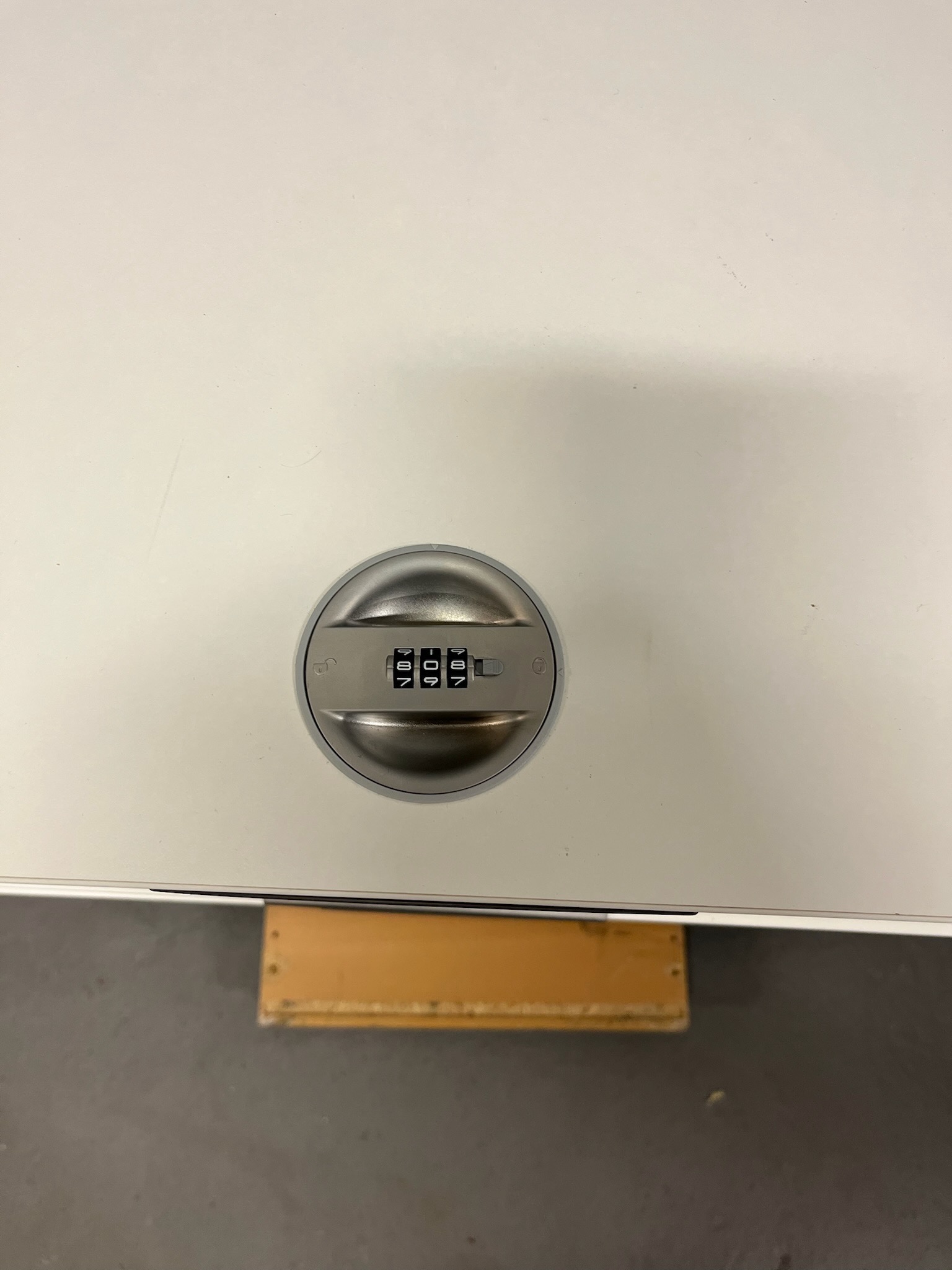SELT / SOLD Ikea Galant skápur með fjórum skúffum og læsingu. 3
