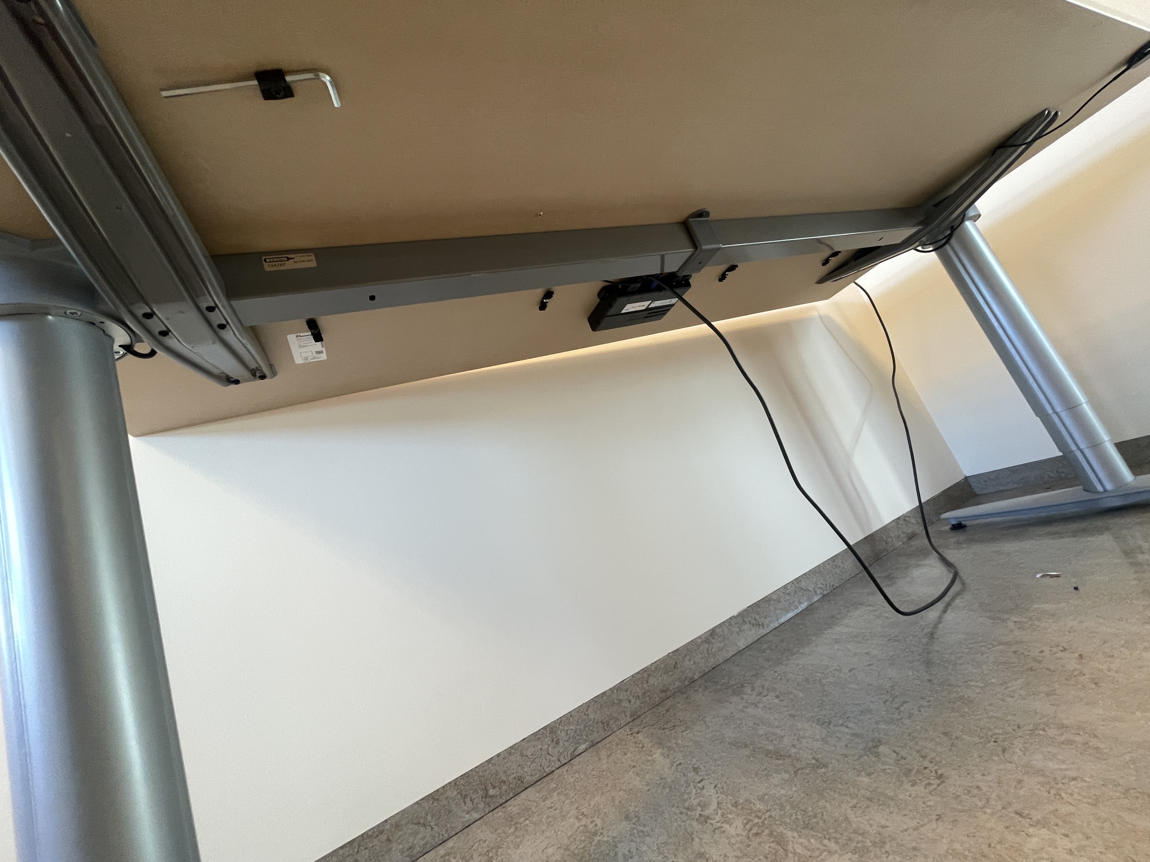SELT / SOLD Kinnarps T Series 180x80 frá Pennanum 6